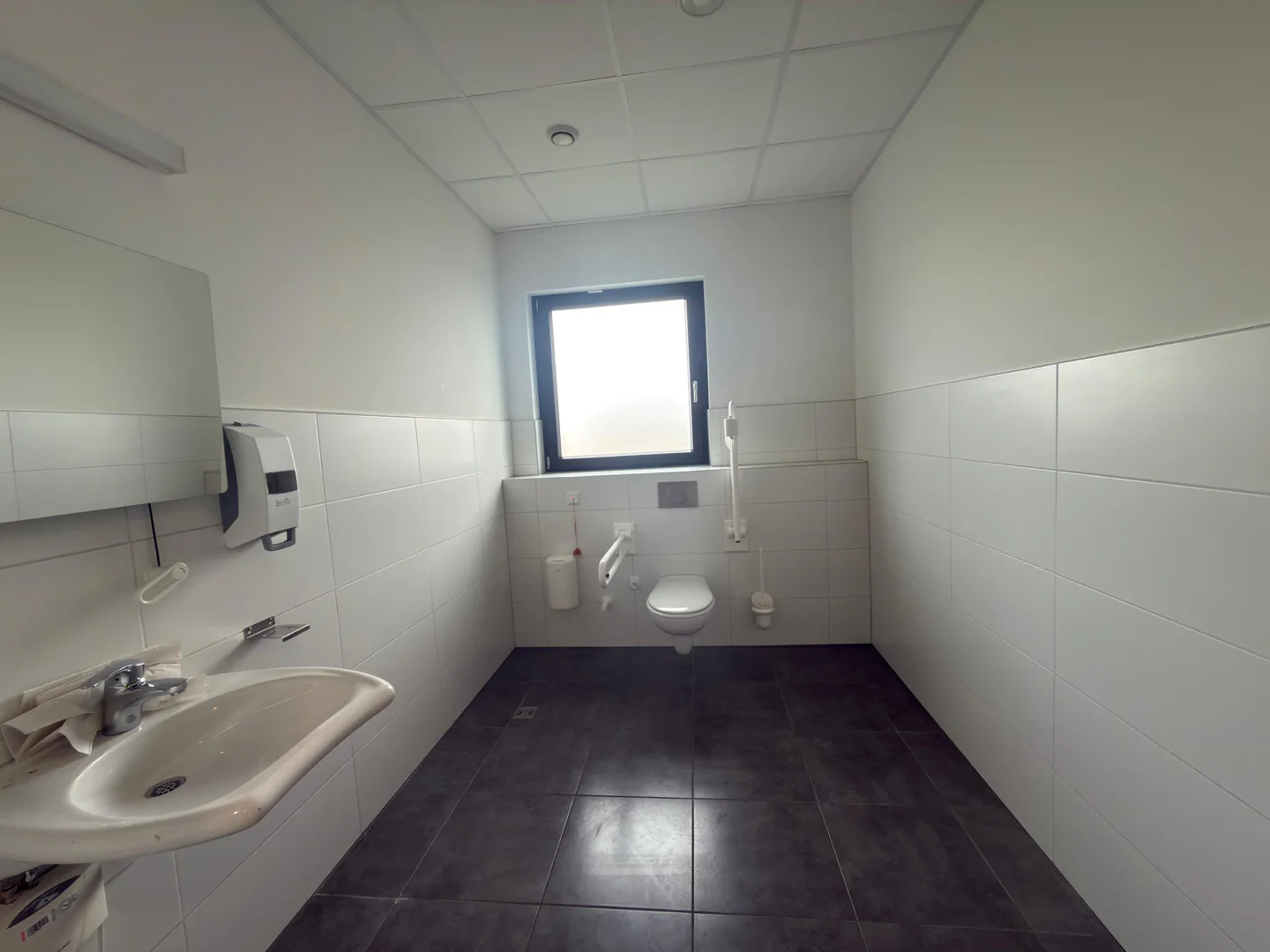 Moderne, vielseitig nutzbare Gewerbefläche im EG im Eisental III in Waiblingen! - Photo 3