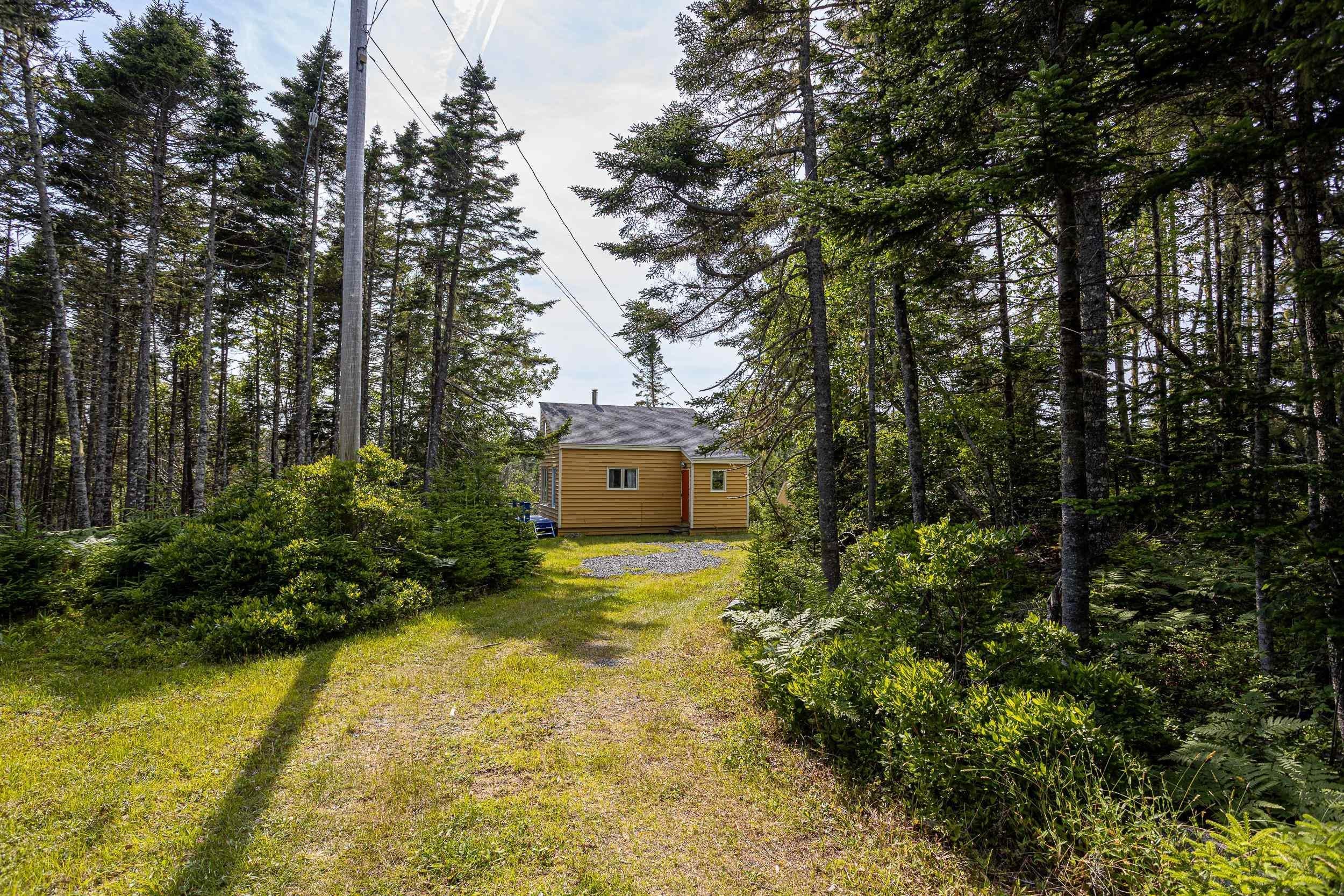 Private Woodland Cabin Retreat Near Peggy’s Cove