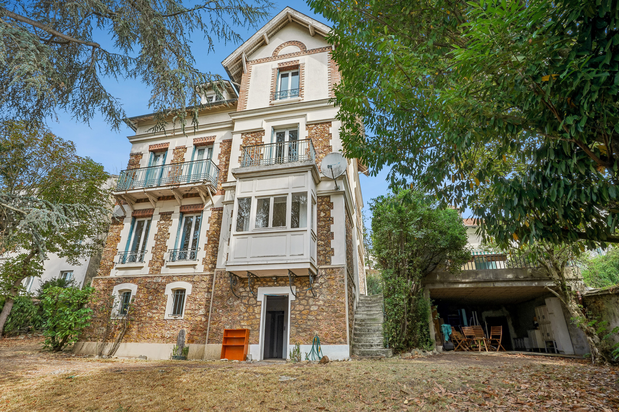 Ville-d'Avray – Deux maisons sur 908 m² – Un ensemble immobilier à réinventer