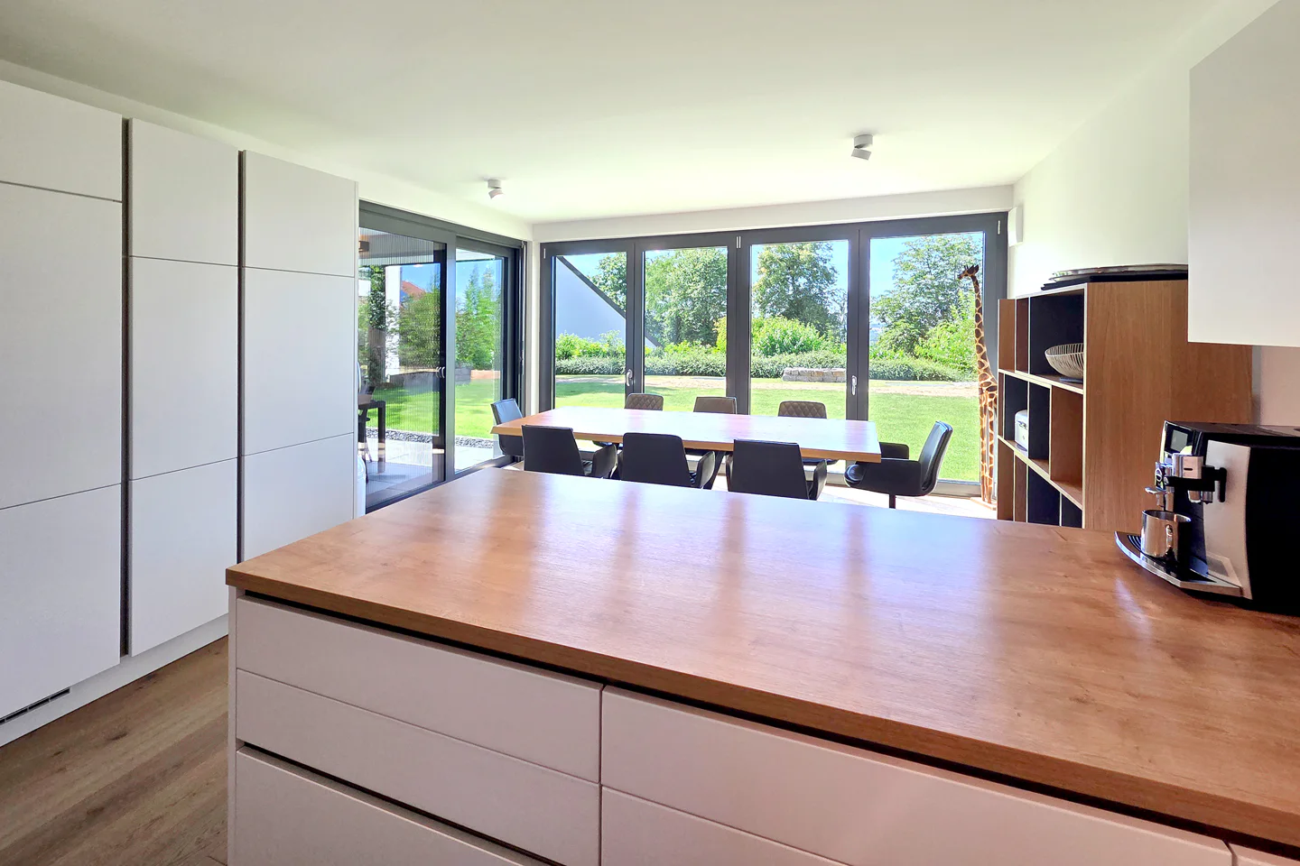 Wohnen in Aussichtslage: Maisonettewohnung mit Haus-Feeling und großem Garten - Foto 3