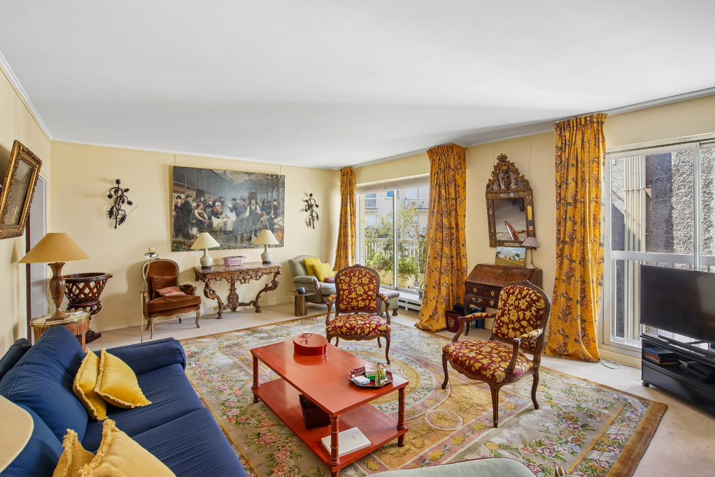 Trocadero - Family apartment, 4 bedrooms on a high floor with balconies