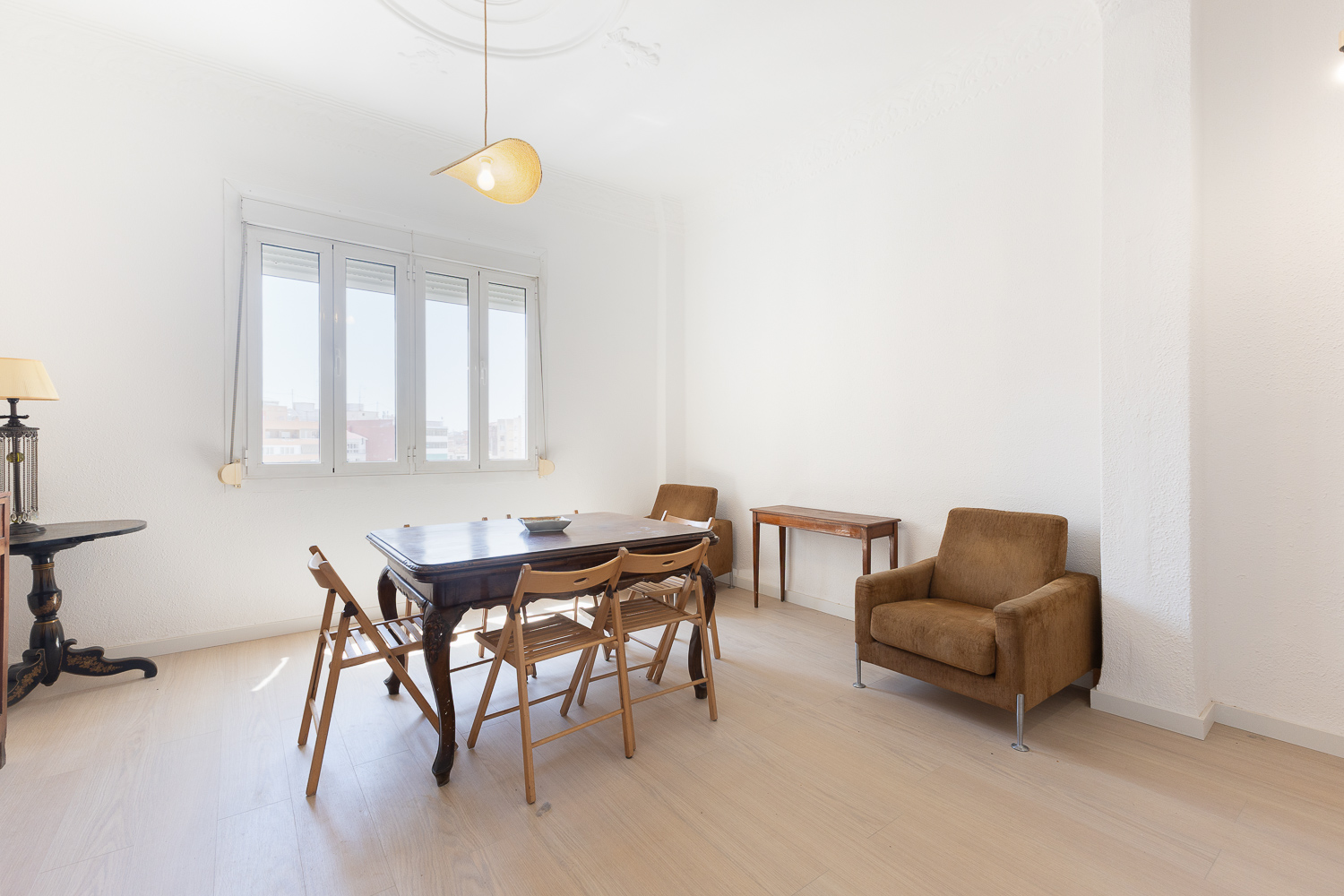 Piso de 4 habitaciones junto al Mercado de Abastos