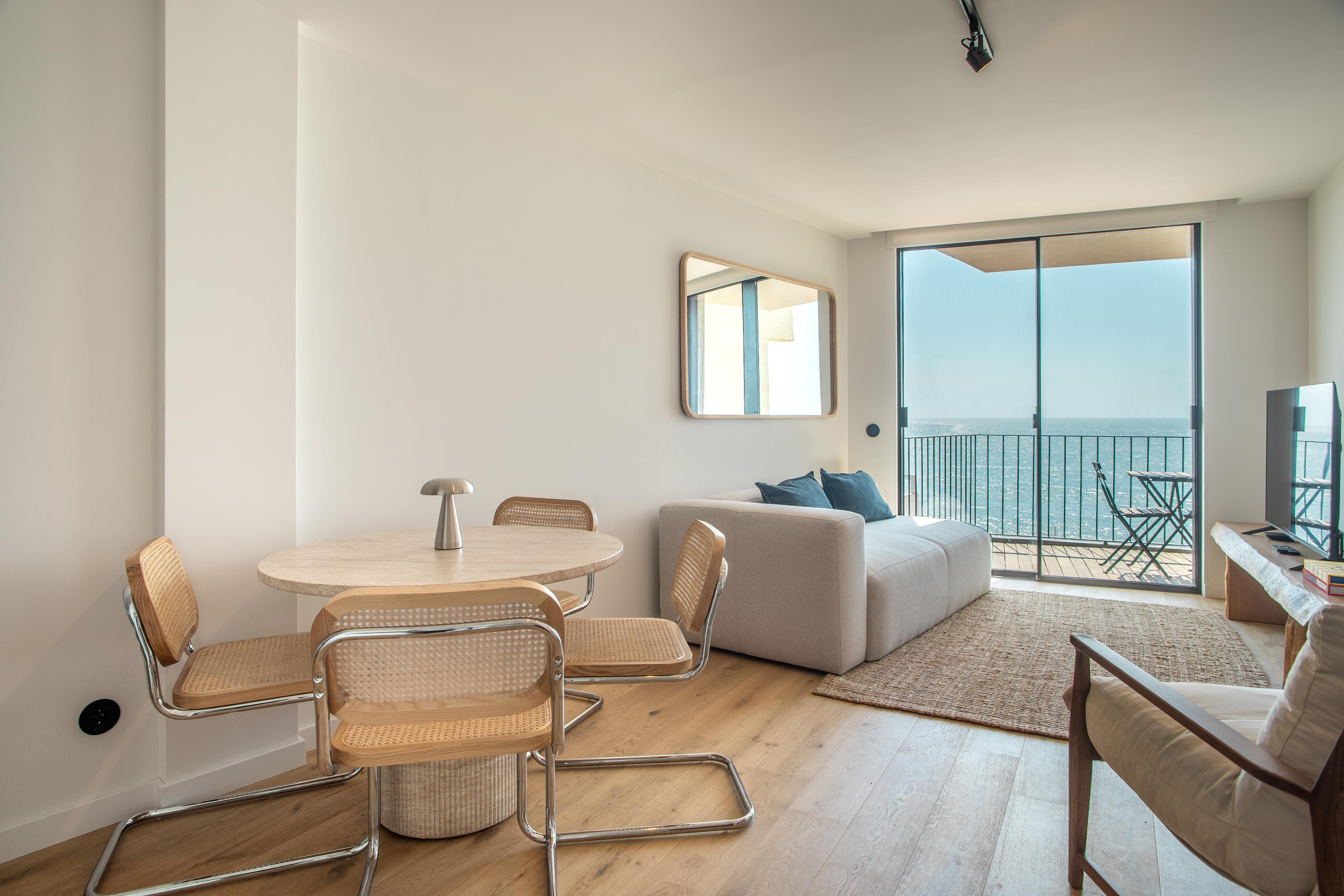 Apartamento T2 com terraço e Vista Mar na Foz do Douro