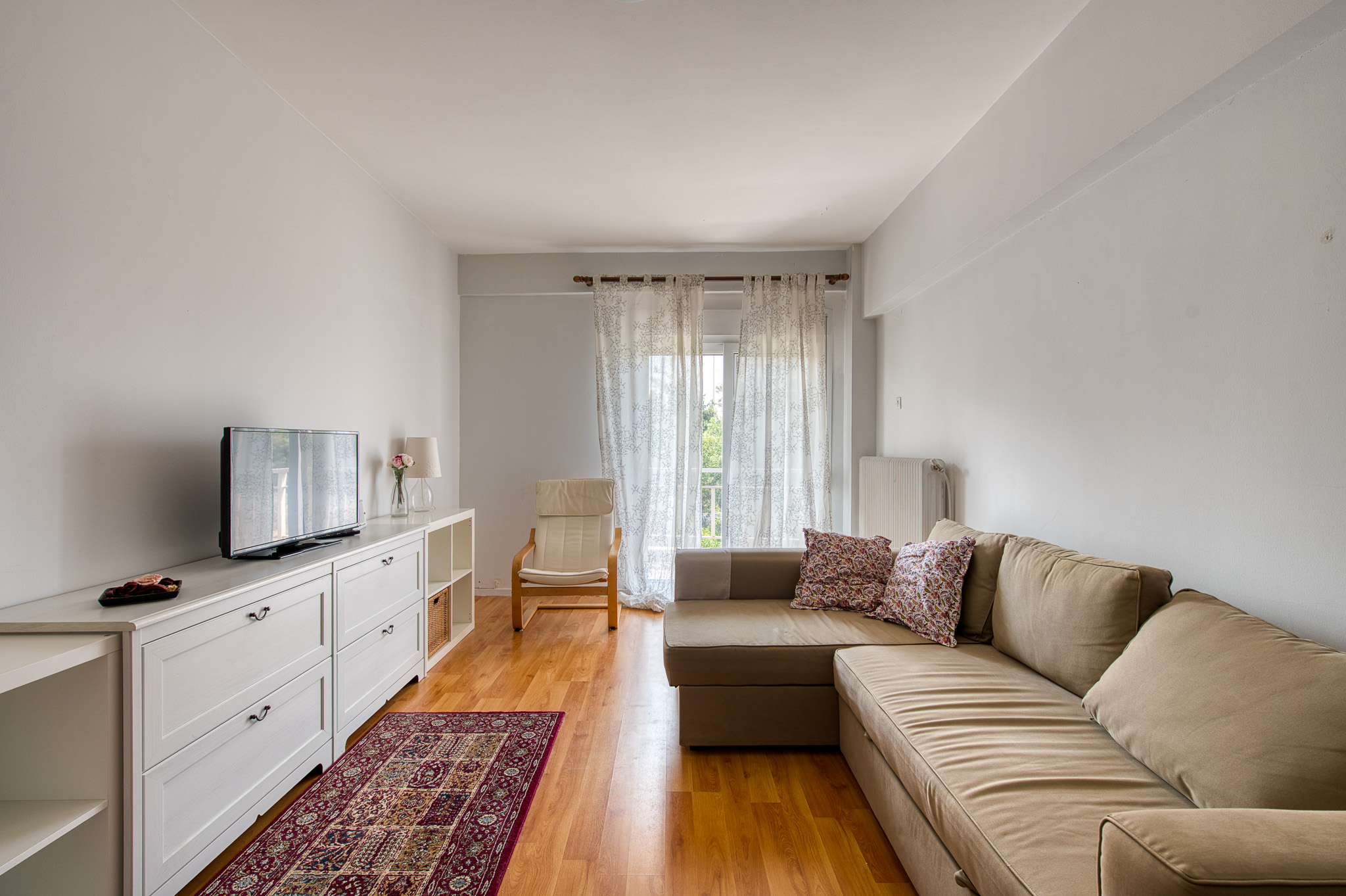 Bright 4th-floor apartment with open view