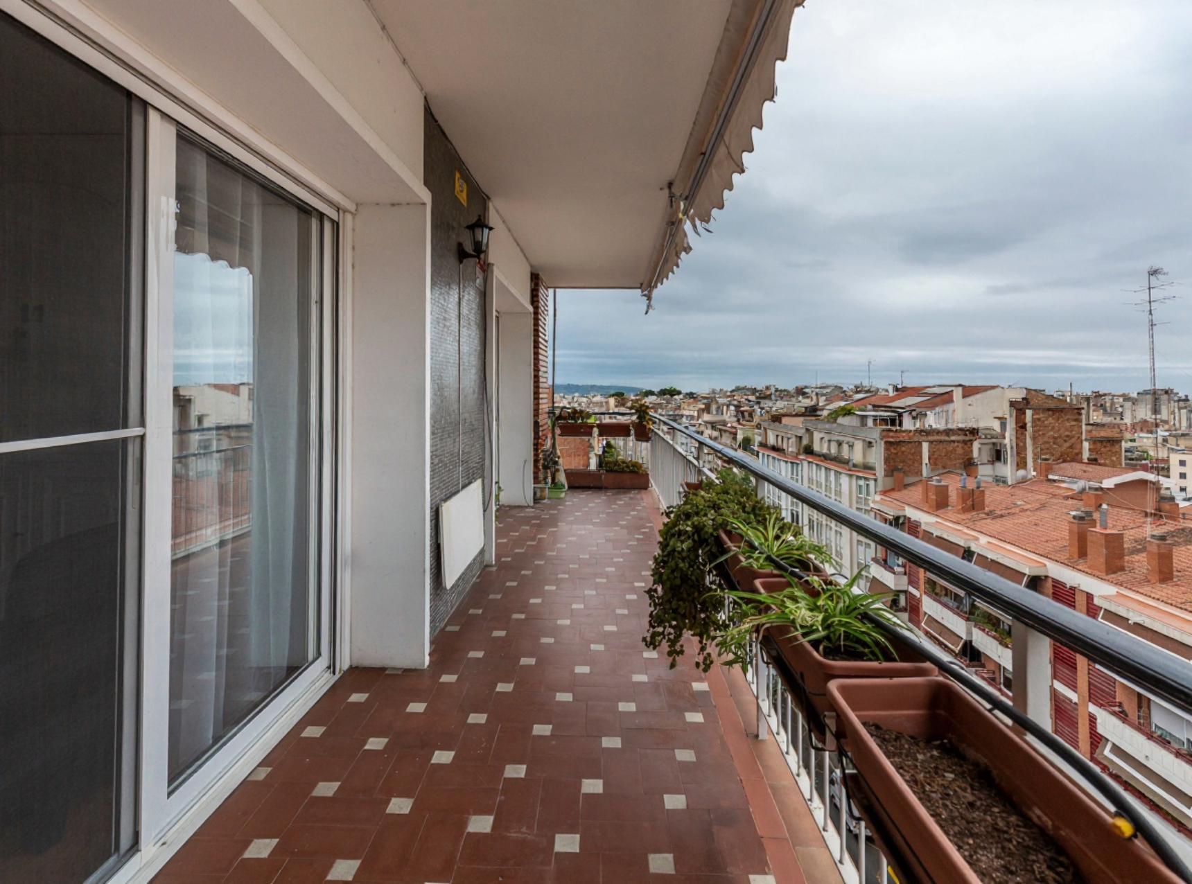 Exclusive upper-floor apartment in Sant Gervasi