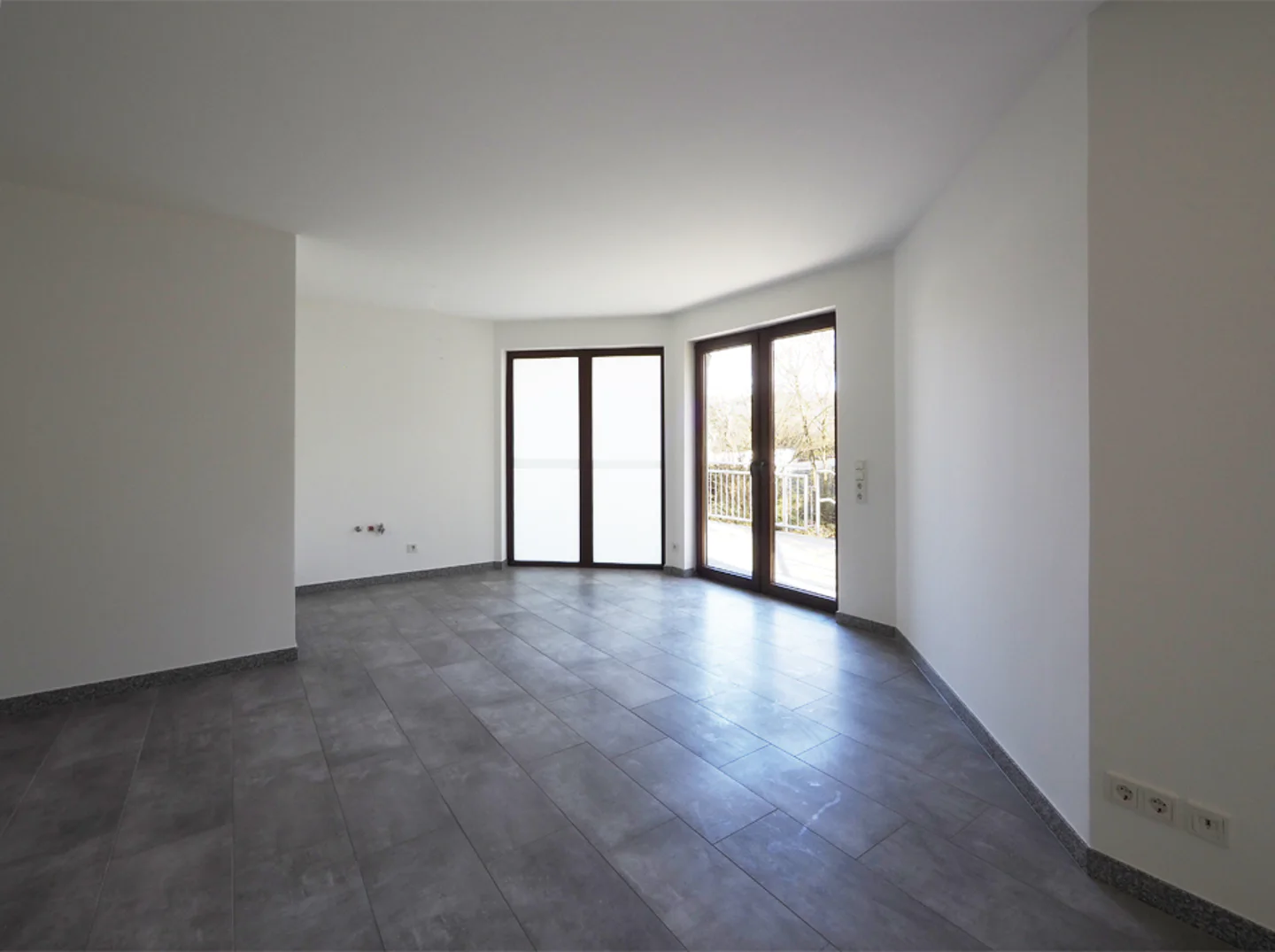 Frisch renoviert: 1-Zimmer-Apartment in grüner Umgebung von Hostenbach!! - Foto 1