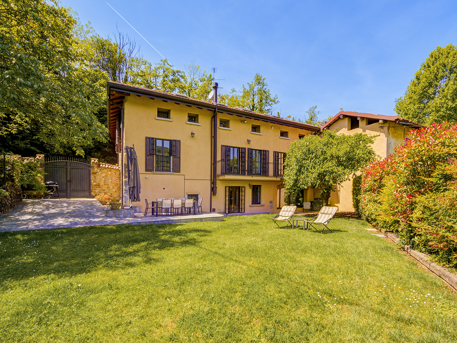 Prestigioso casale del XVII secolo ristrutturato con giardino privato