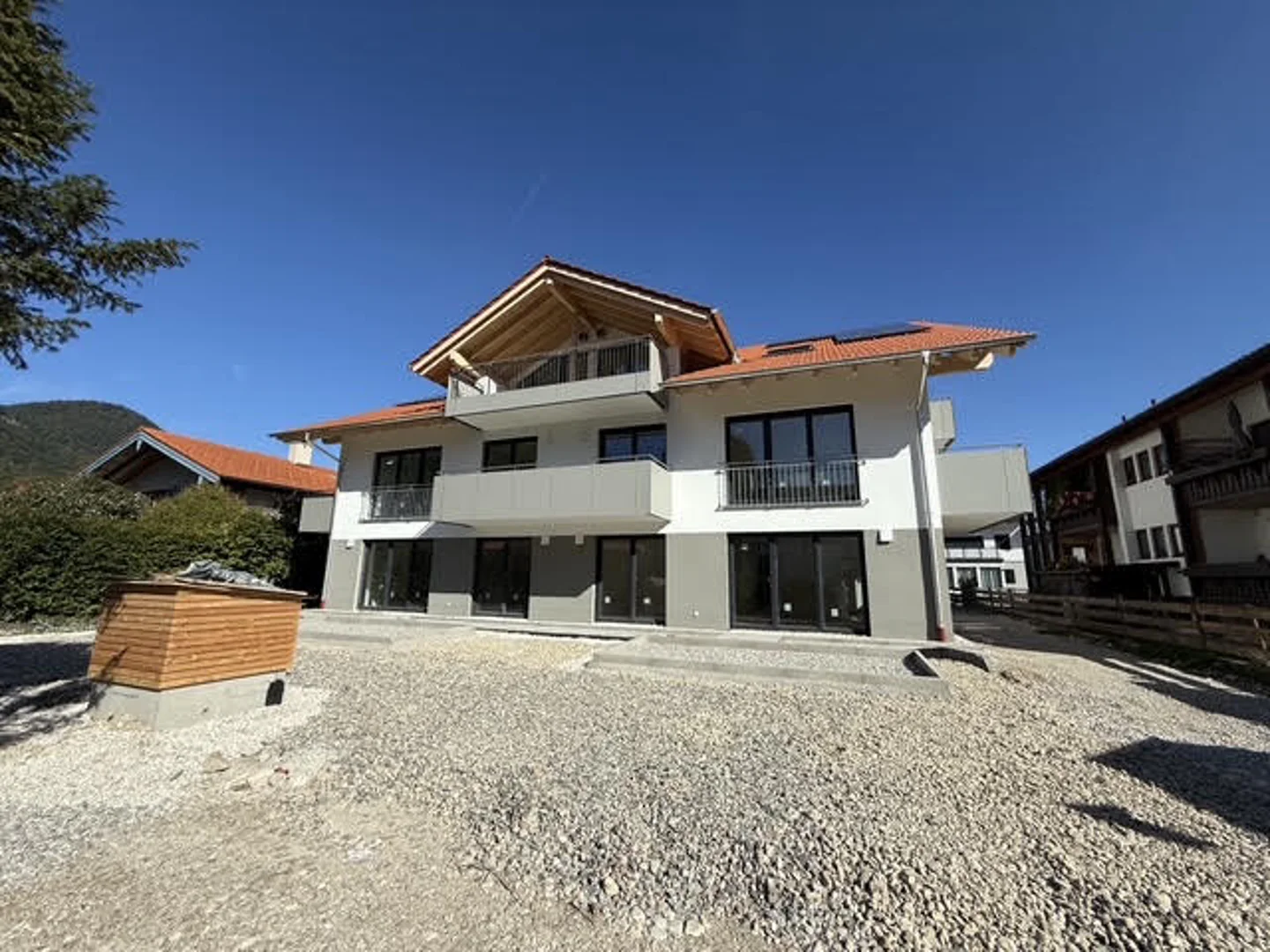 Neubau mit Alpenblick in Aschau im Chiemgau – Exklusives Wohnen in idyllischer Lage mit modernem Komfort und München-Anbindung! - Foto 2