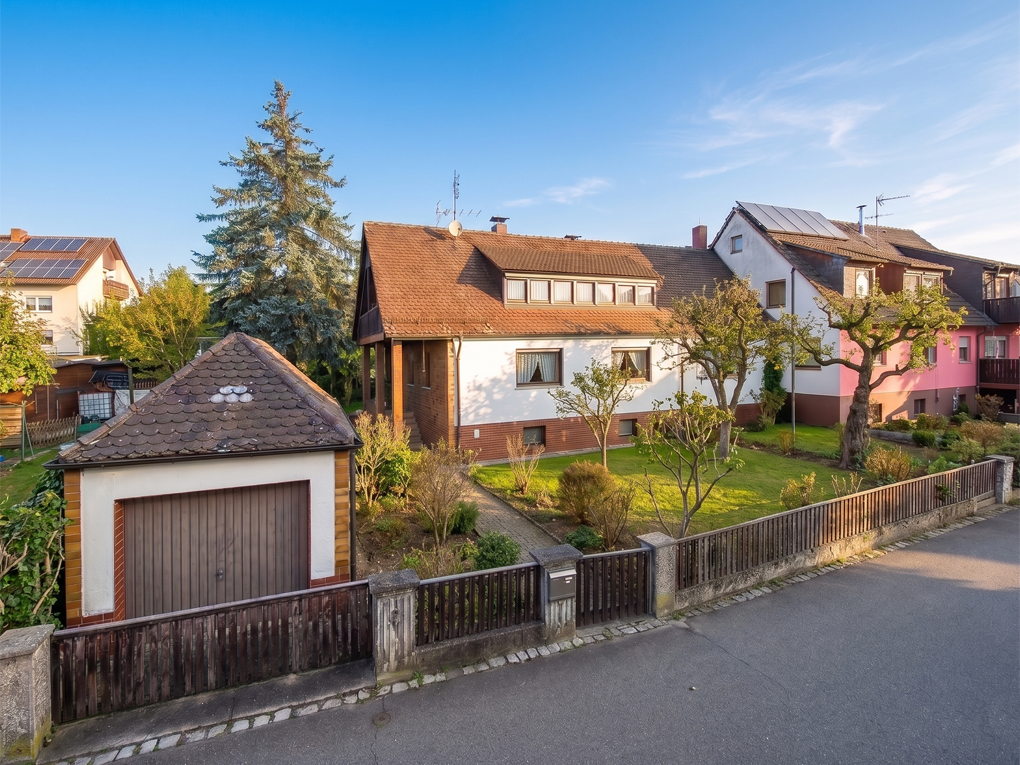 Großzügiges Grundstück mit Entwicklungspotenzial in Großhabersdorf – Sanieren, Erweitern oder Neubau realisieren