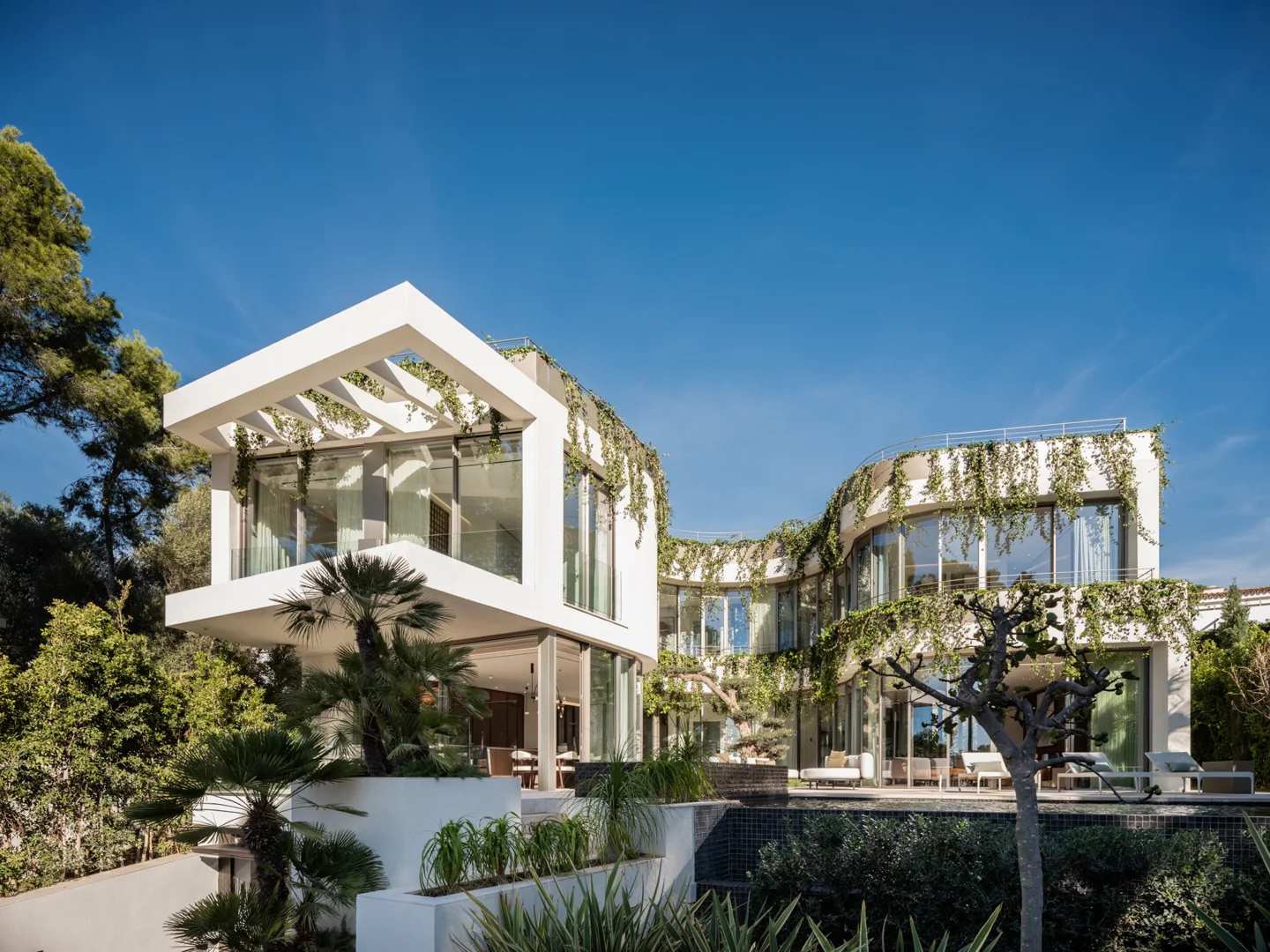 Elegante neue Villa in Strandnähe
