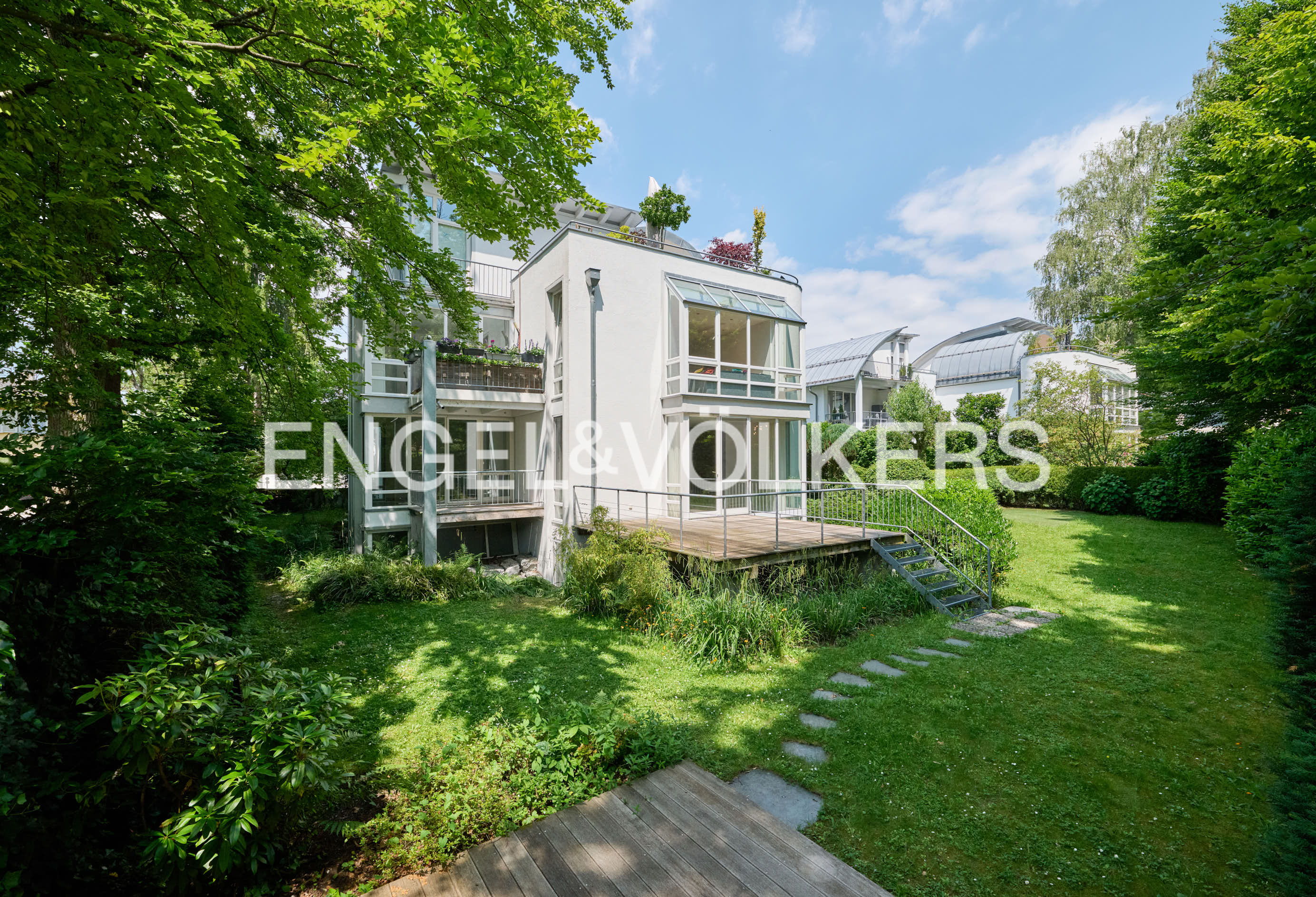 Garten-Maisonette mit Charakter: Exklusives Wohnen in Starnbergs Toplage