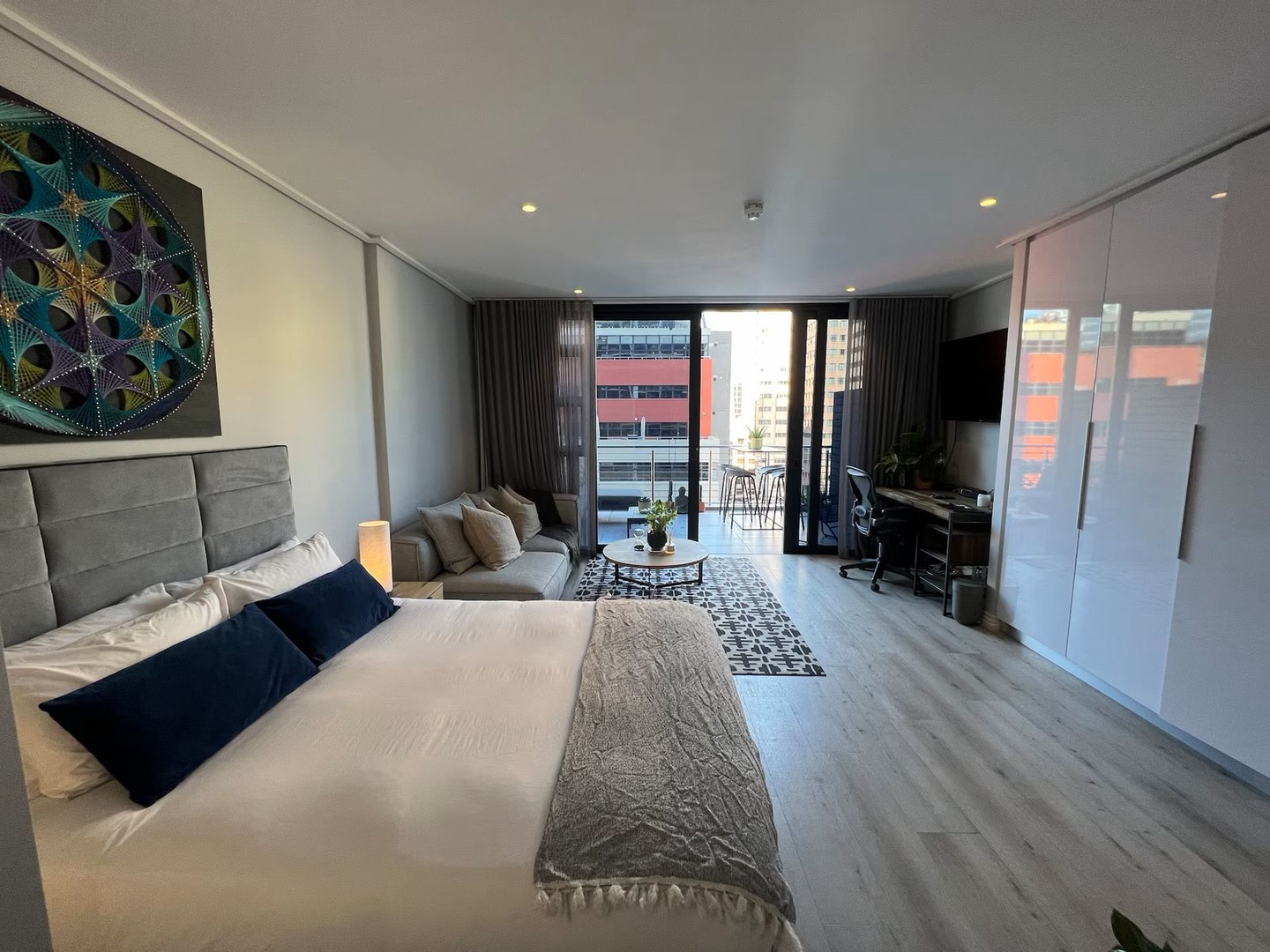 Luxury Apartment with Table Mountain Views
