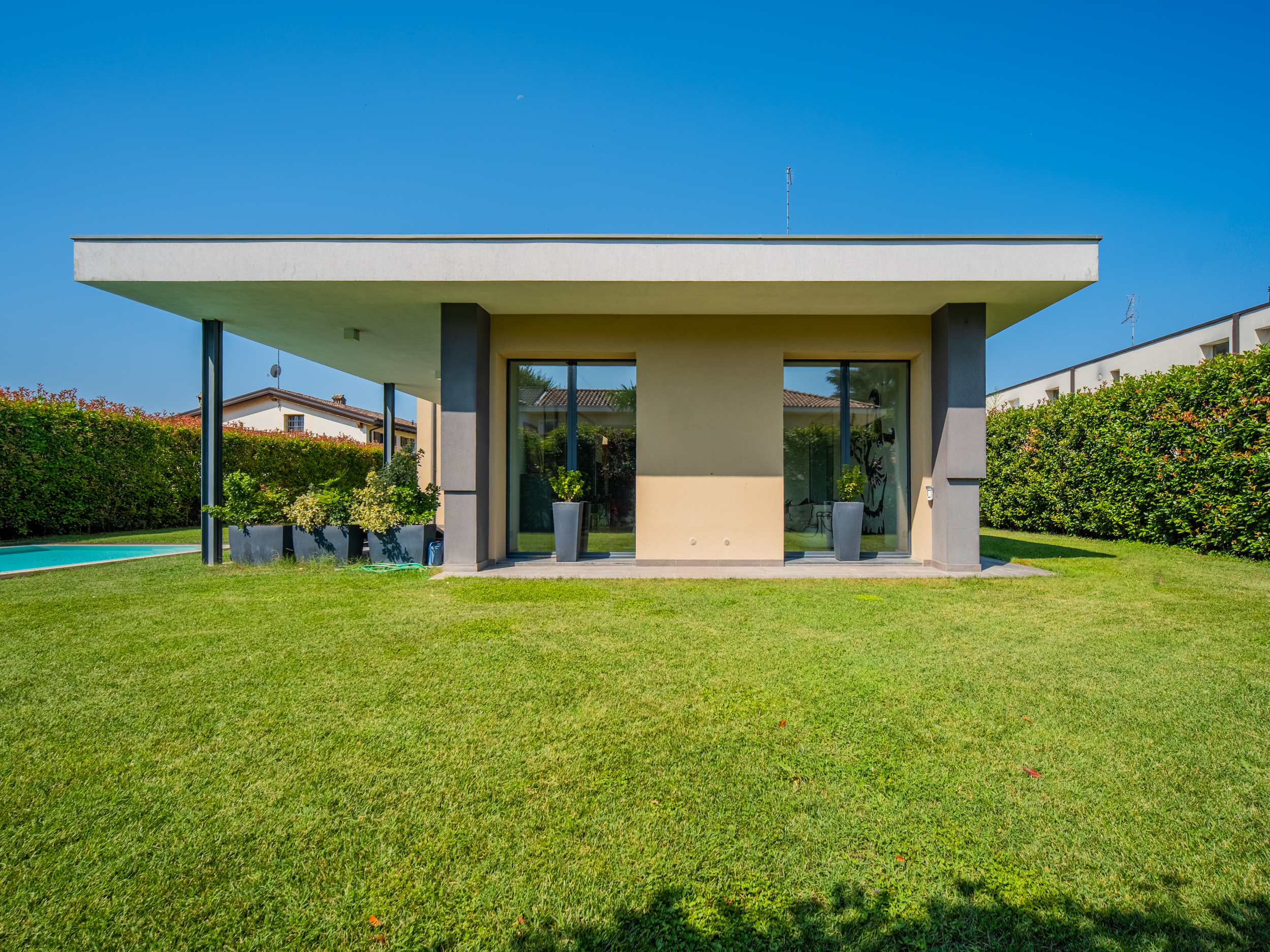 Contemporary architecture and exclusive comfort