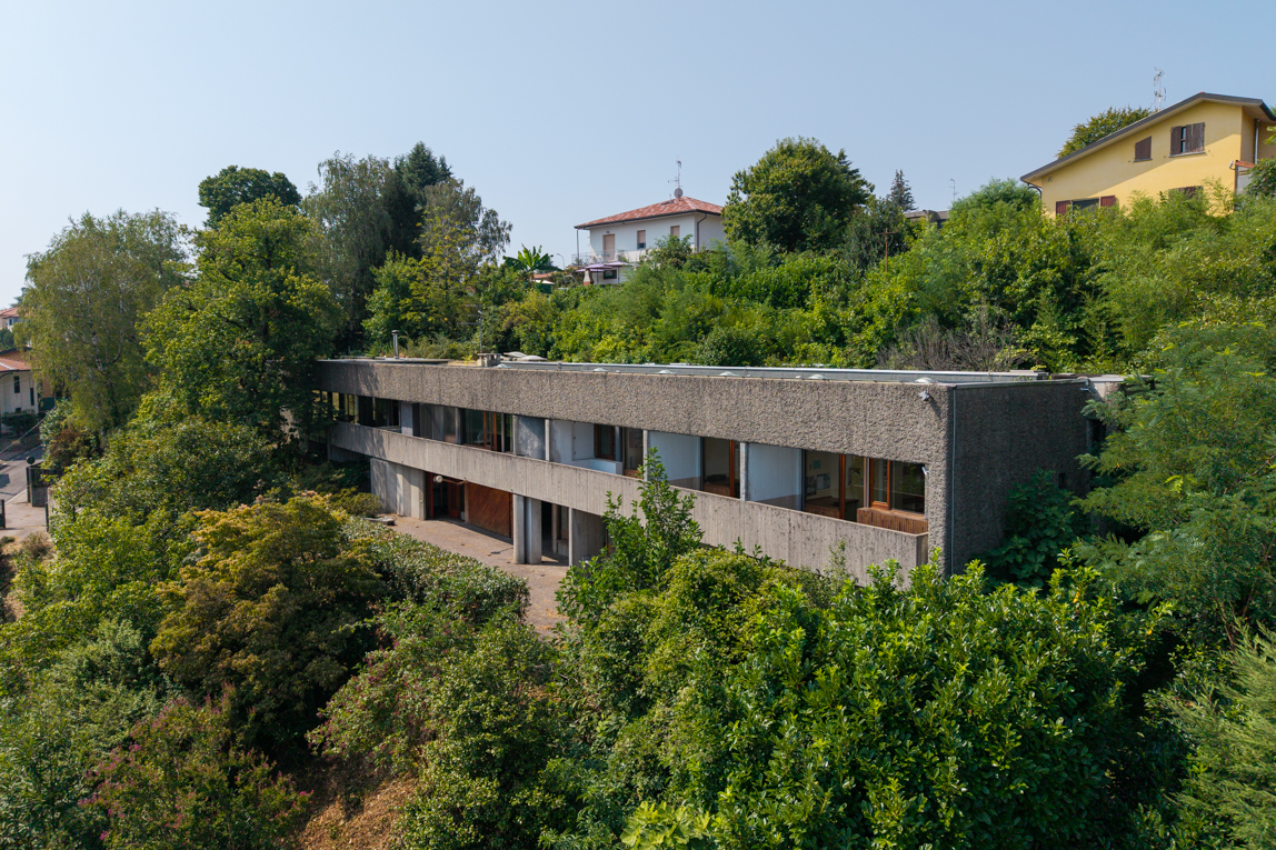 Designer villa surrounded by greenery with mountain views