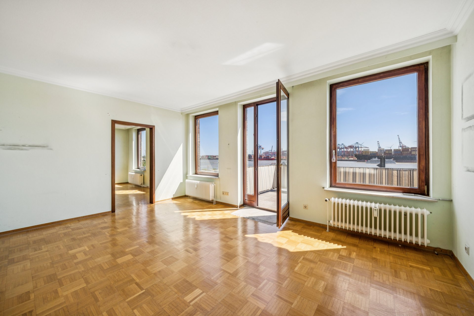 Sanierungsbedürftige Villa mit großzügigem Grundstück in Övelgönne