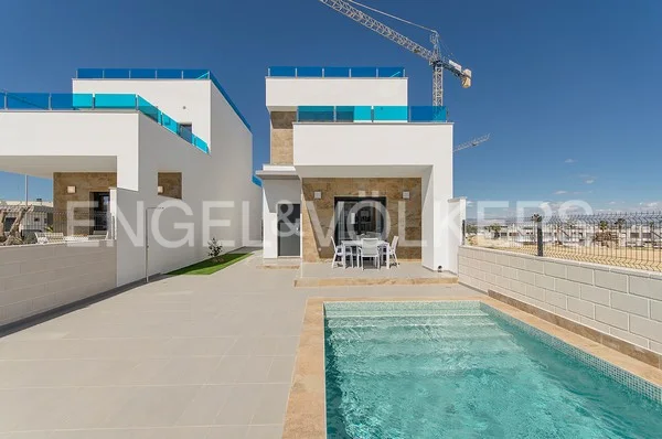 New build villas with pool in Los Montesinos