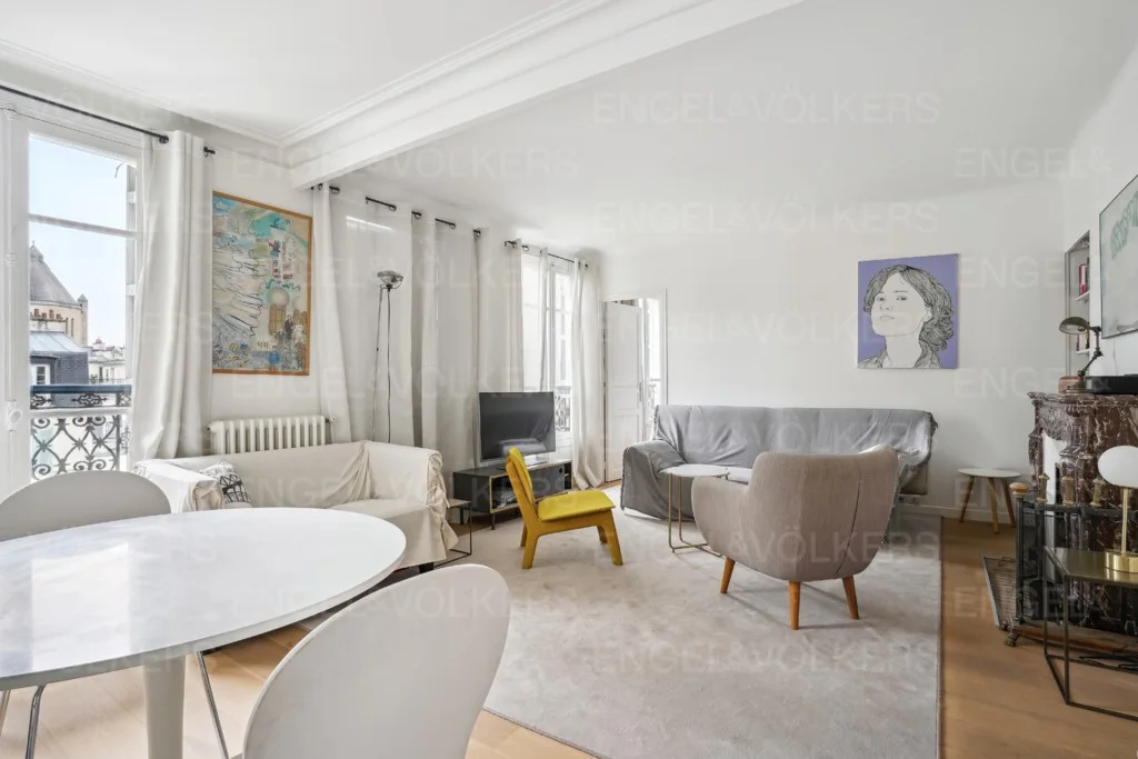 Paris XVI - Bassano/Marceau - 2 room apartment