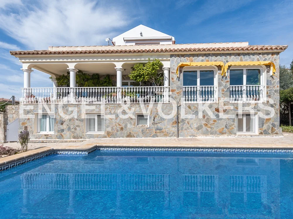 Villa with swimming pool in Partida La Closa de Vinaros