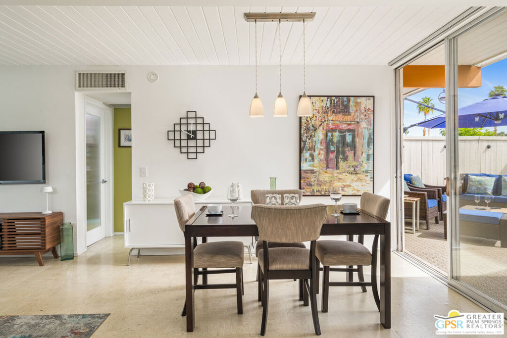 Welcome to your perfect Palm Springs getaway!