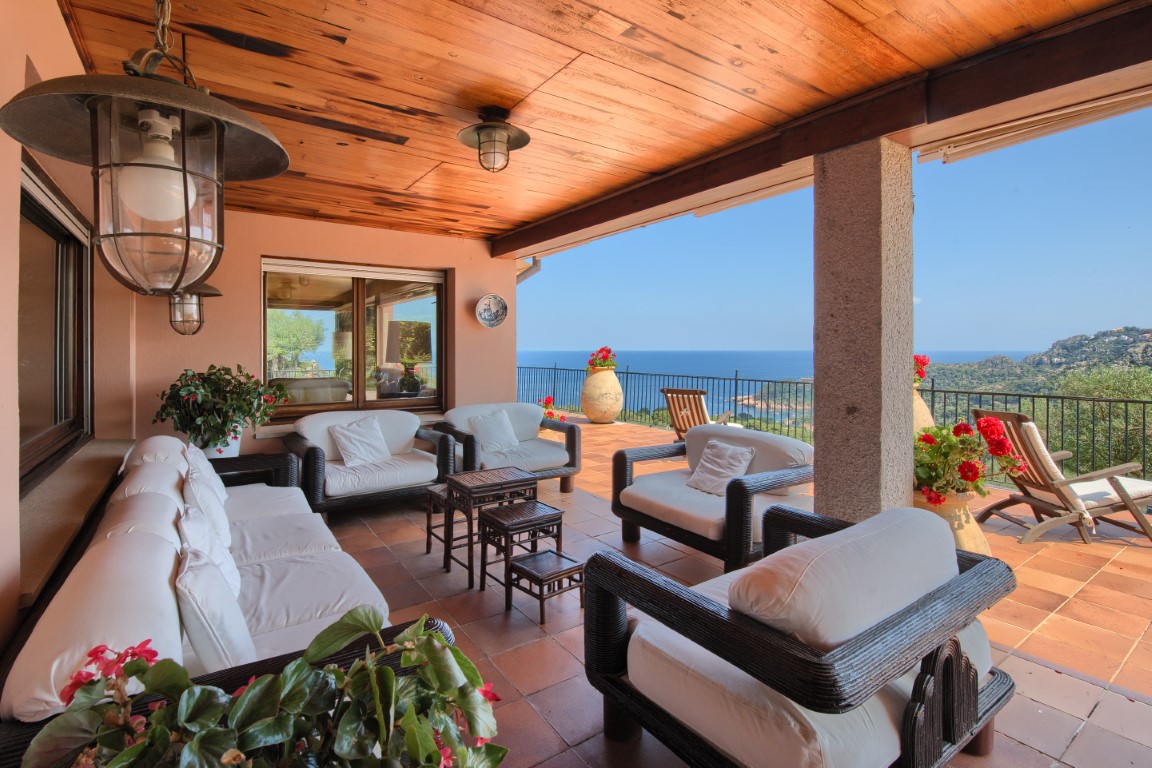 Dos villas con vistas al mar en Aiguablava