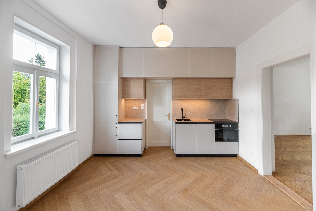 Rent a villa 6+1 after complete renovation in the quiet neighborhood of Vokovice