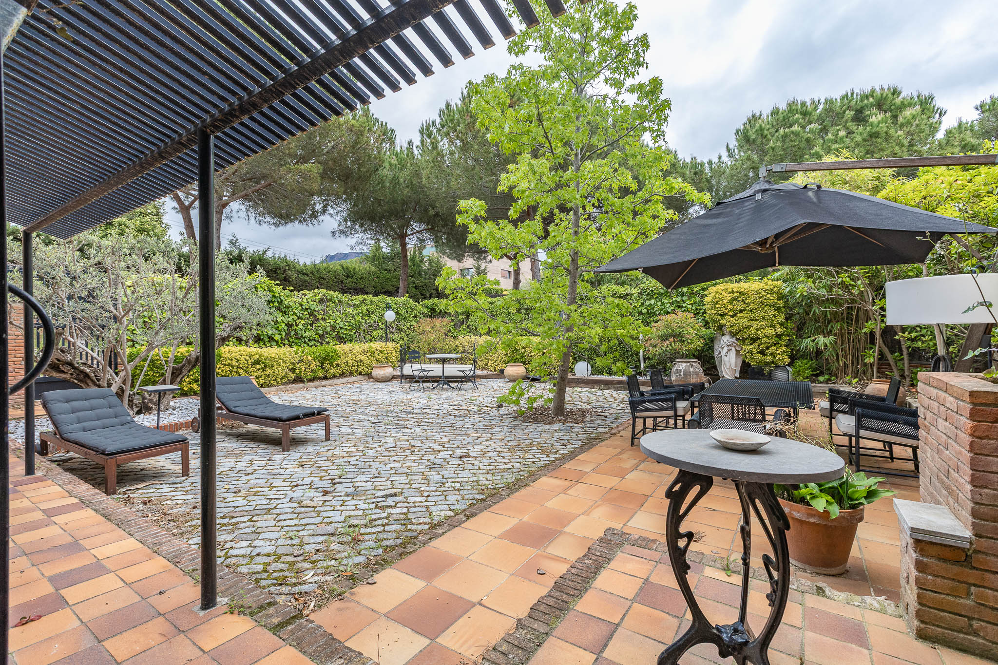 Gran casa familiar con jardín, terraza y 7 habitaciones en Matadepera