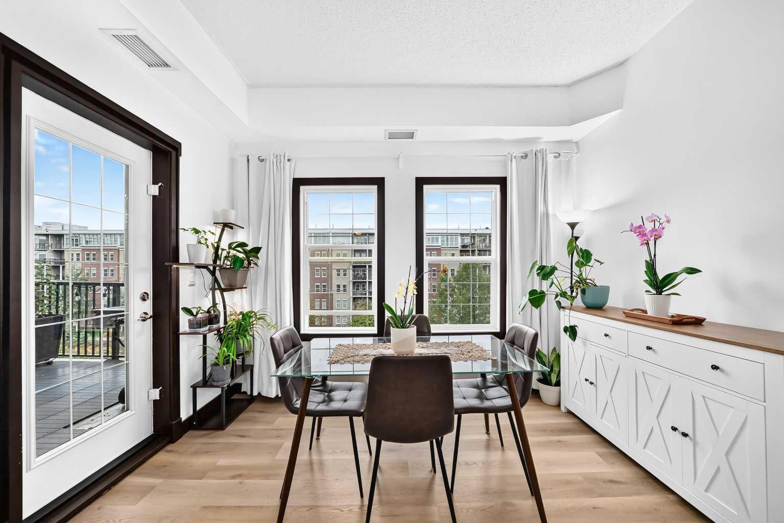 2 Bed + Den | 2 Underground Stalls l Lake Bonavista