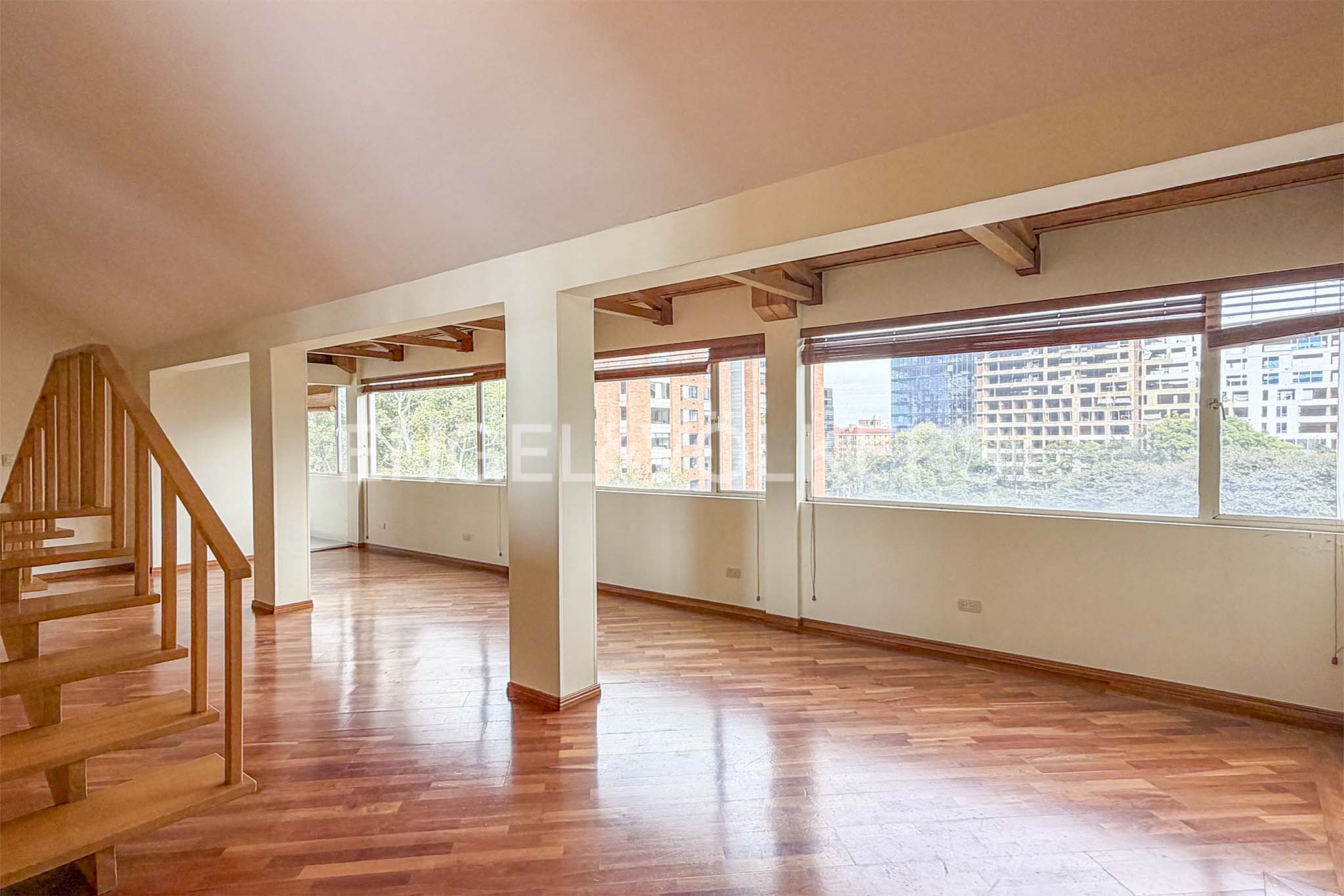 Iluminado apartamento para arriendo en La Cabrera