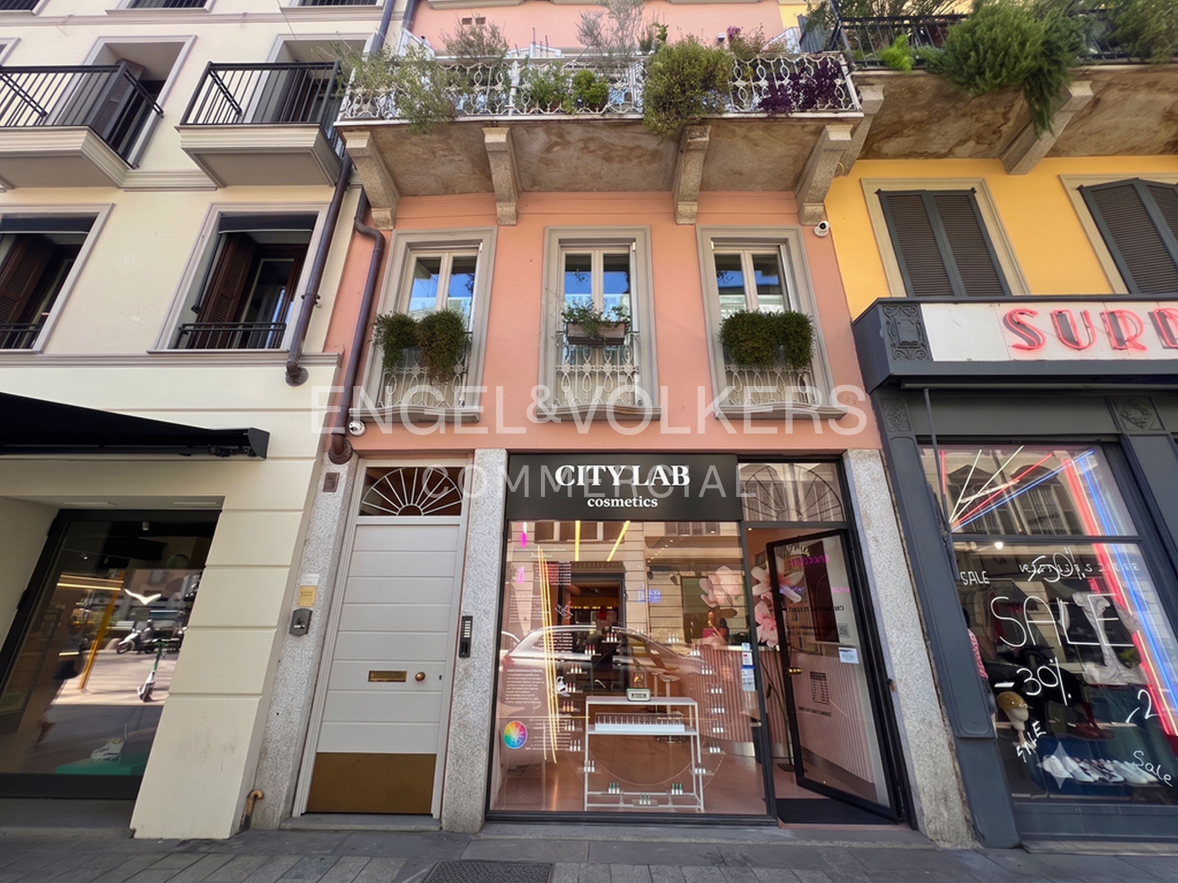 Affittasi Negozio Corso Garibaldi
Ristrutturato con Key  Money