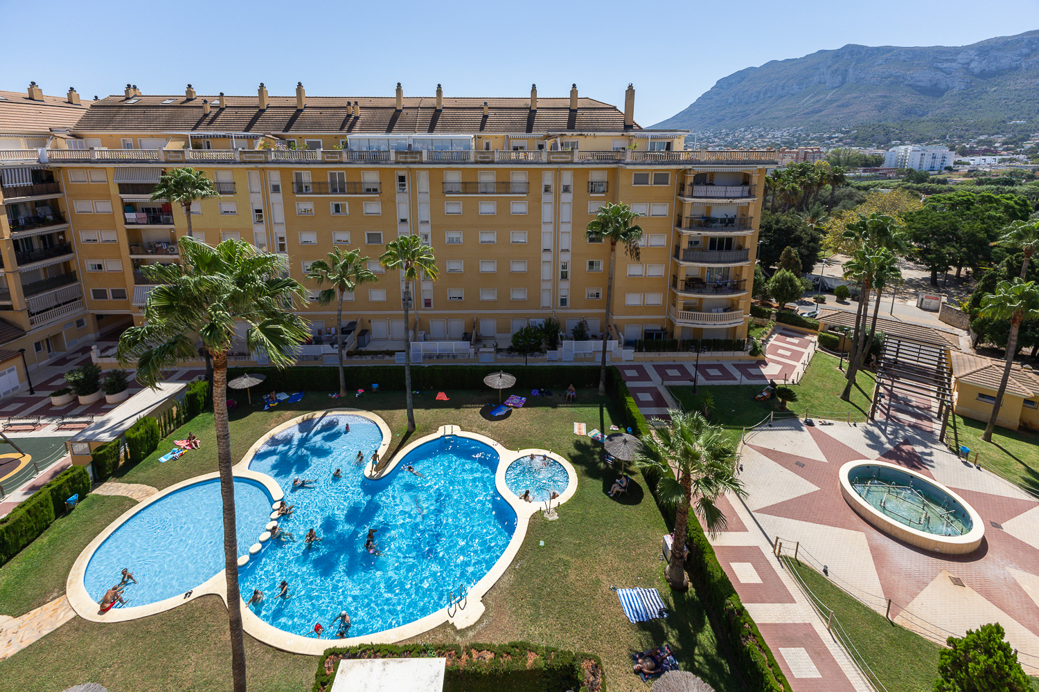 Spectacular 2-Bedroom Duplex Penthouse with Attic, Large Terraces, and Garage in Denia Plaza Residential Complex