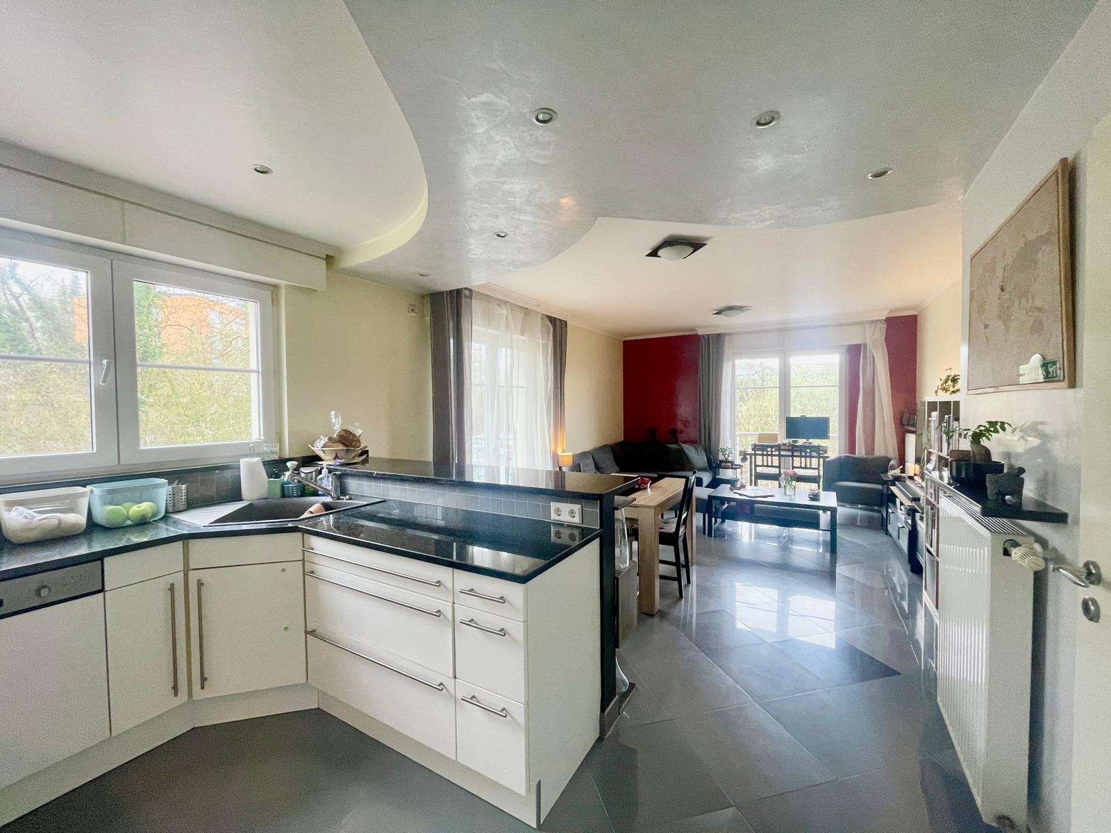 Bright apartment - 1 bedroom with parking