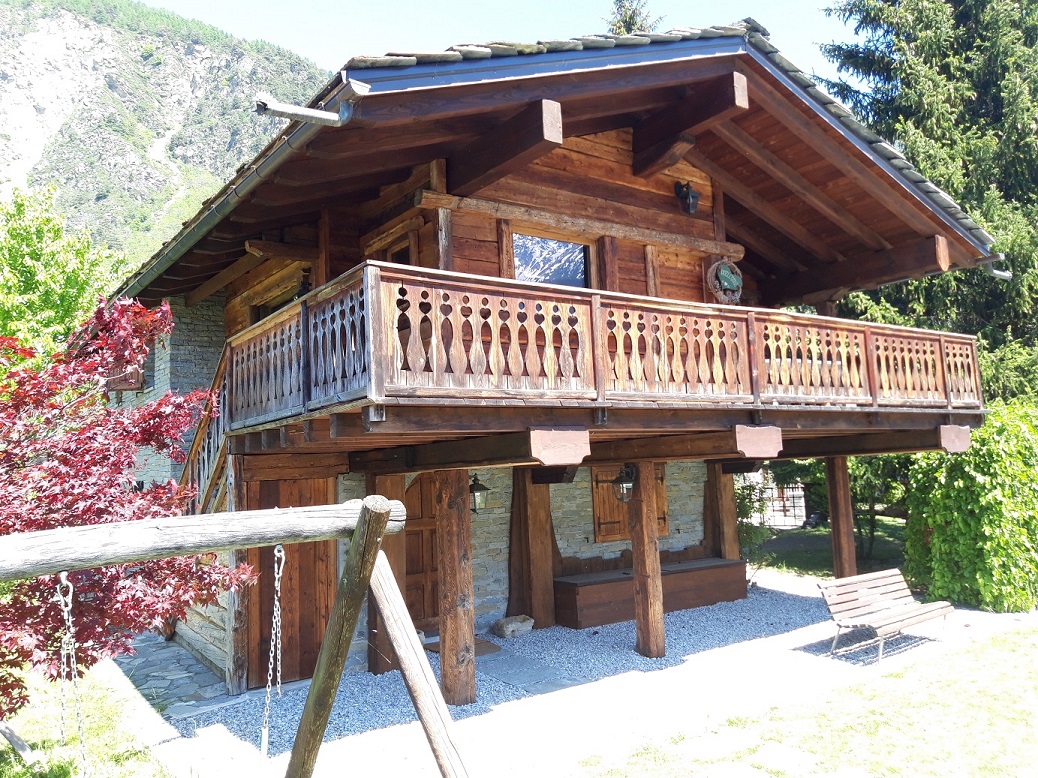 Chalet di pregio in locazione luglio-agosto Euro 8.000
