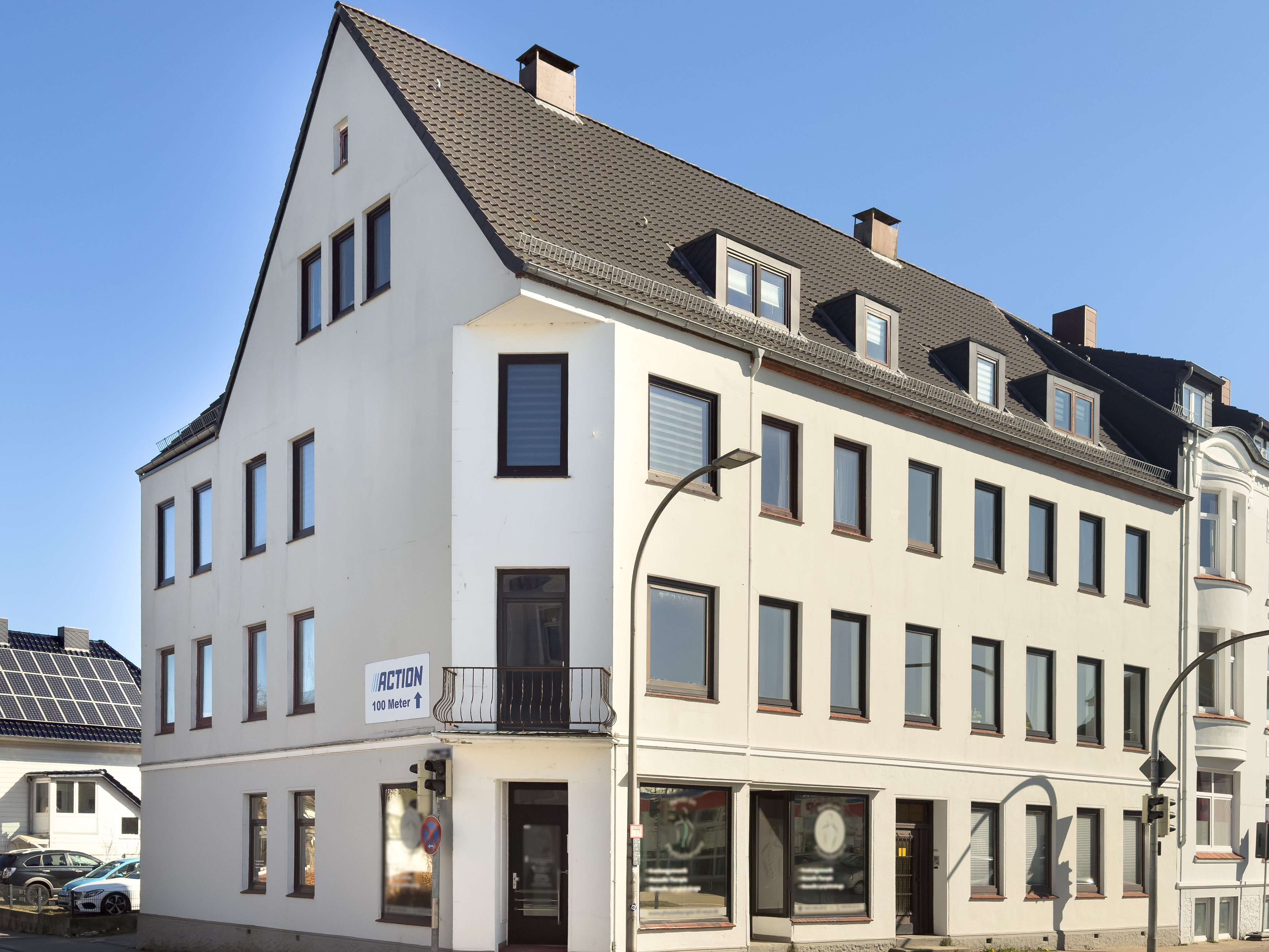 Schöne Praxisräume/Bürofläche in zentraler Lage, Stellplätze vorhanden