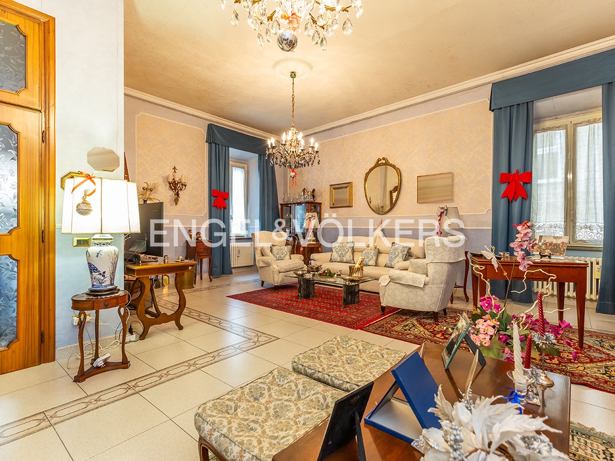 Liberty-style townhouse in Frascati