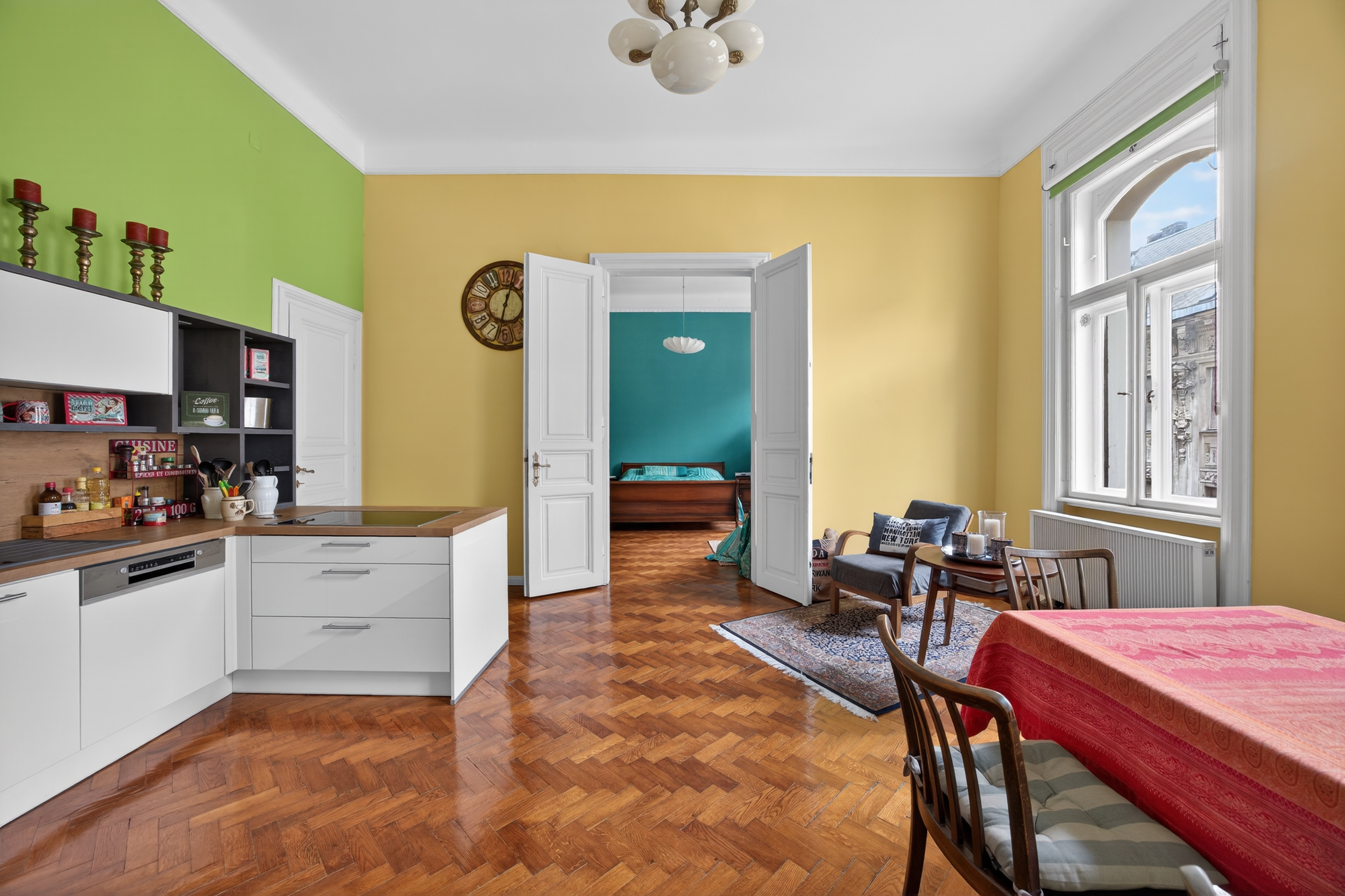 Spacious Classic Apartment near Andrássy Avenue