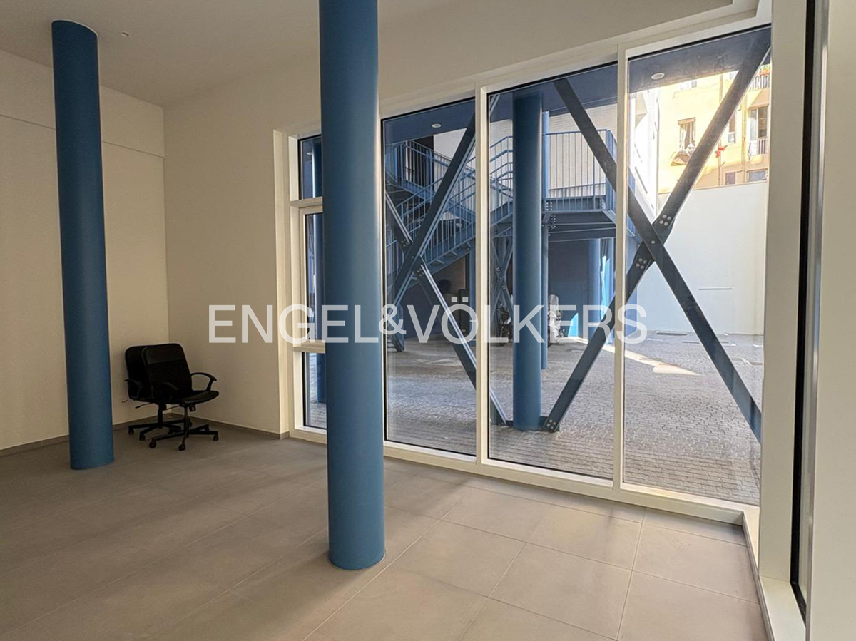 Design office in a newly redeveloped complex in San Lorenzo