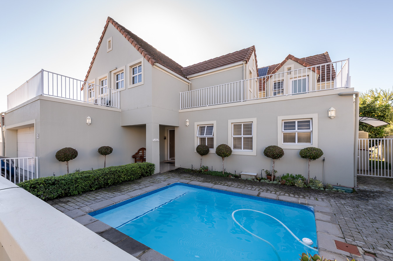 Exceptional Family Residence with Spectacular Golf Course & Mountain Views
