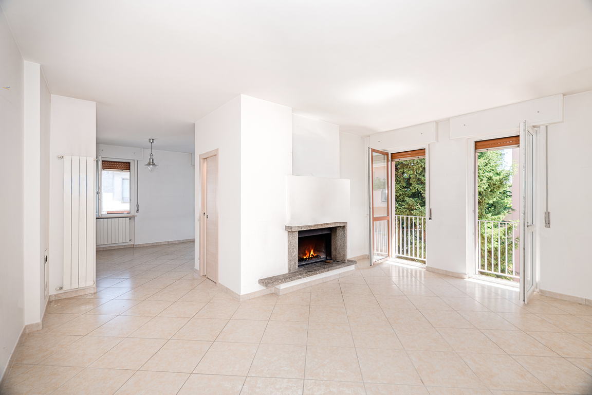Bright apartment near the city center