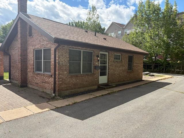 Detached Condo Close to Amenities