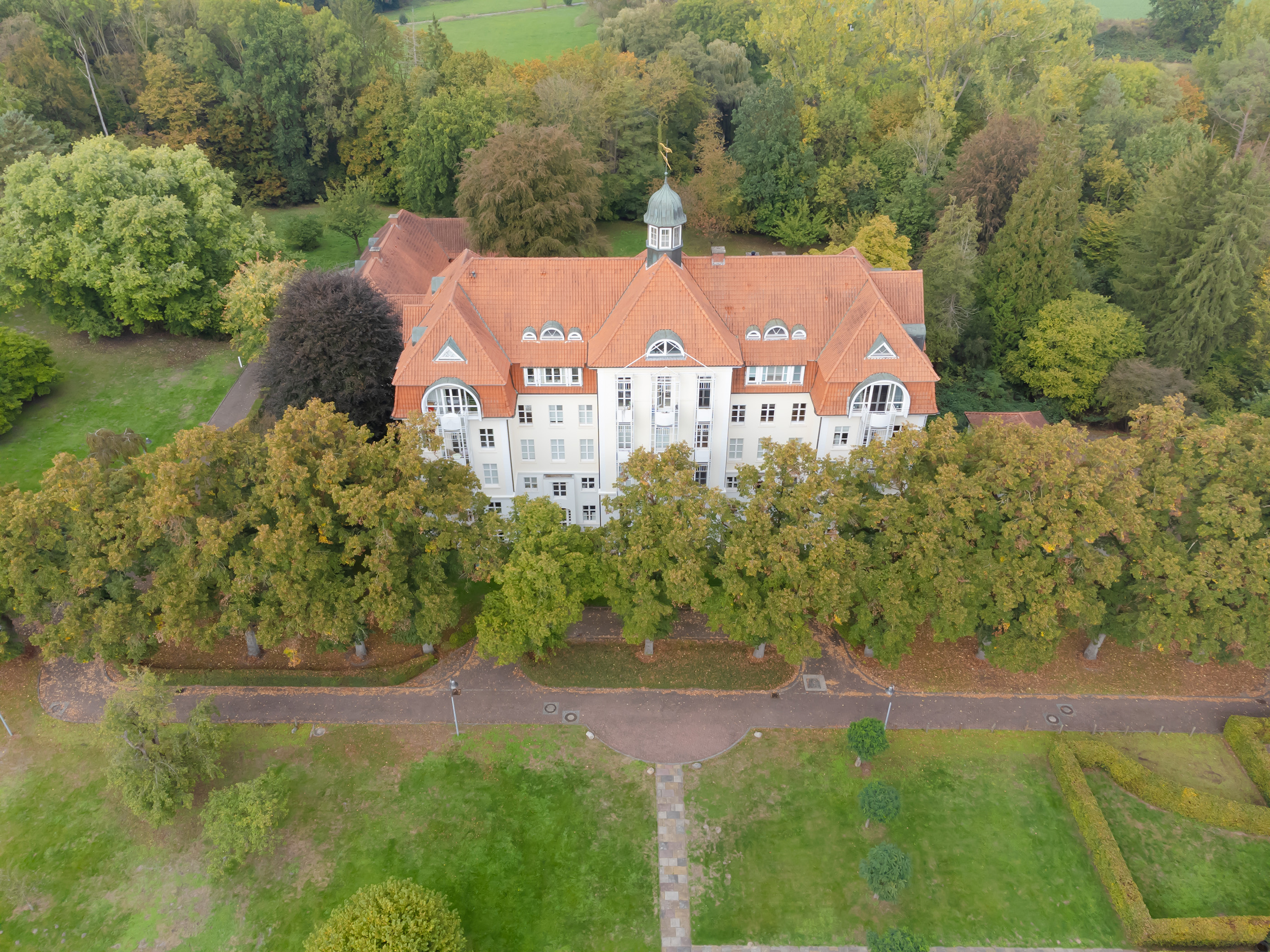 Exklusive Altbauwohnung im historischen Kamillus Kolleg