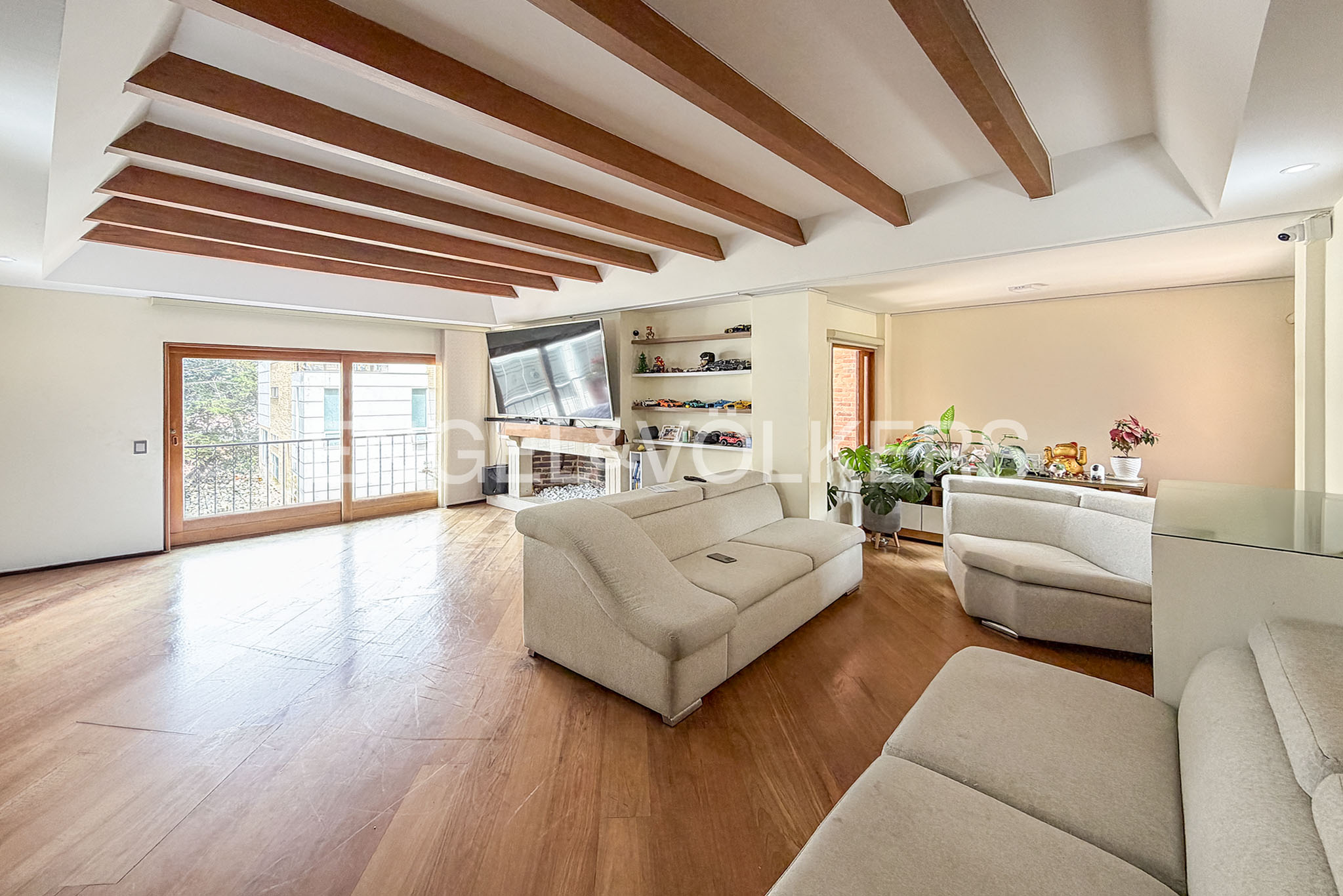 Casa con terraza para venta en Cerros de Suba