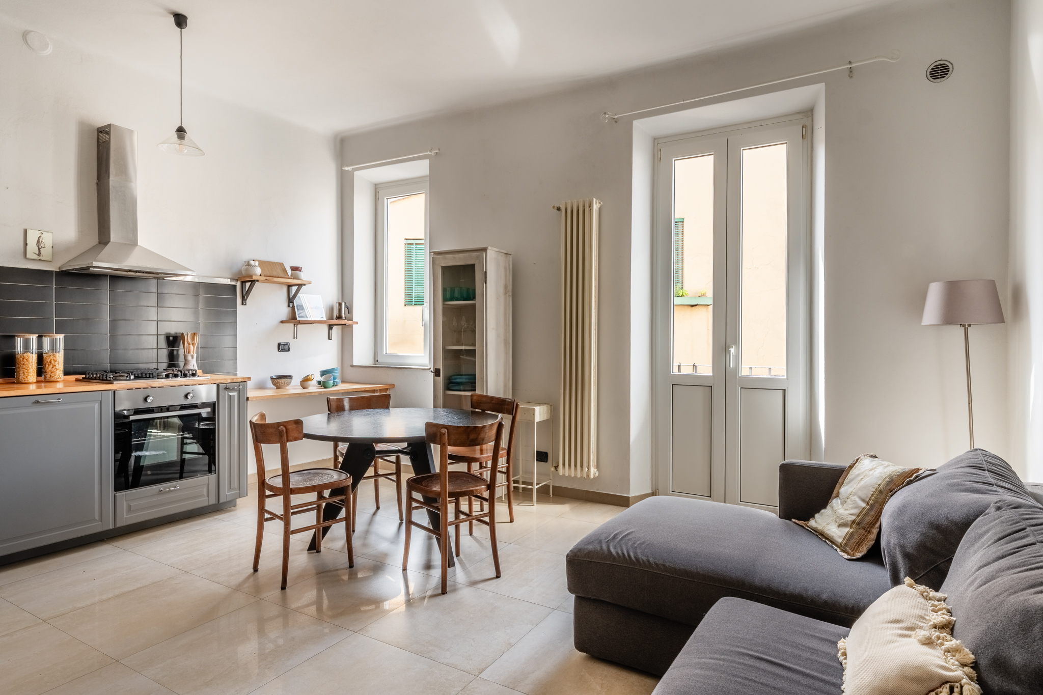 A house along the ditch. Lucca: apartment in the historic center, in an authentic and peaceful setting