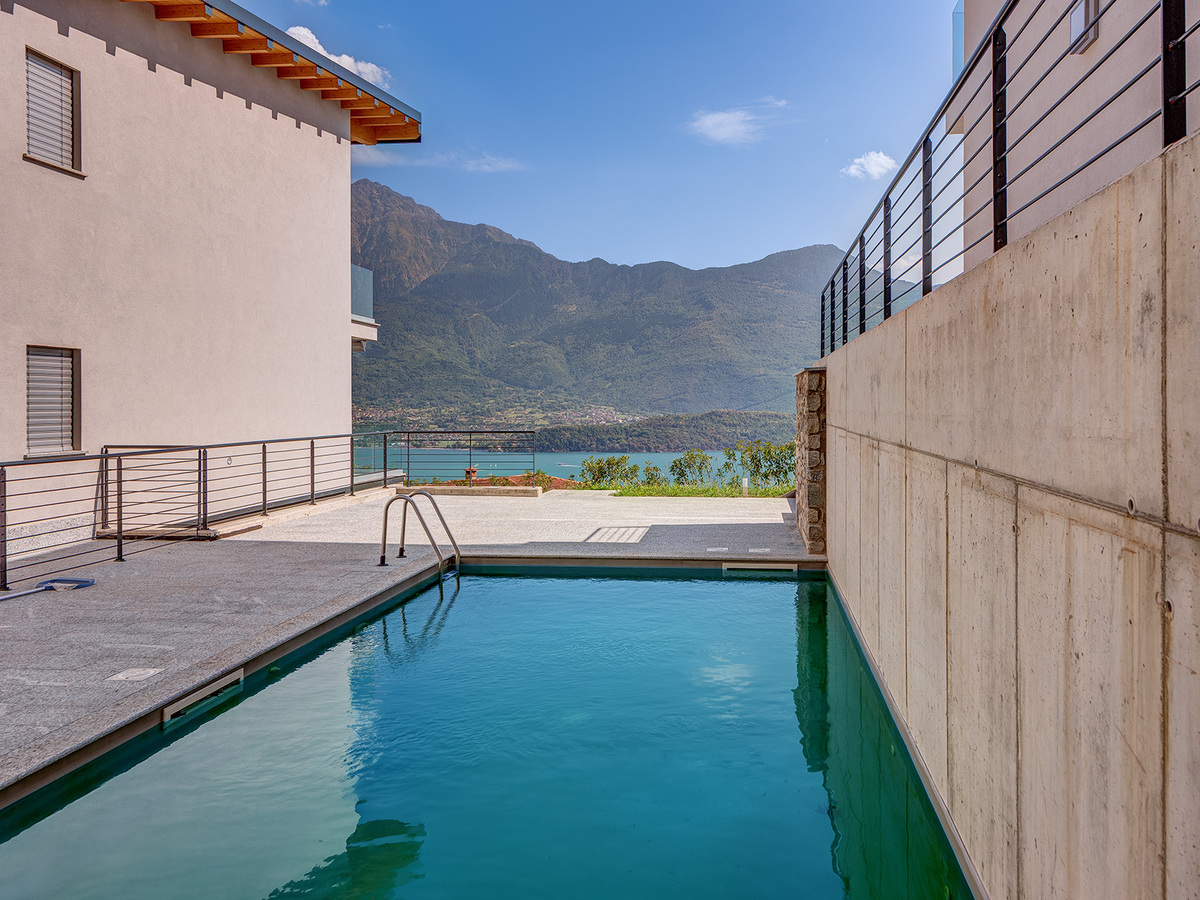 Neubau-Penthouse mit Terrasse, Swimmingpool und spektakulärem Seeblick