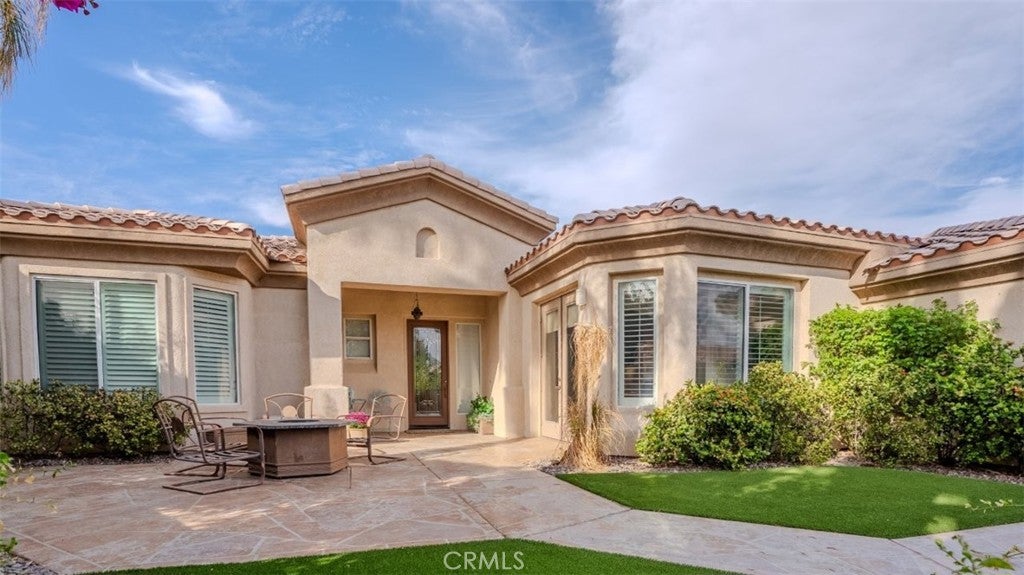 A Serene Lifestyle With Mountain Views in La Quinta, CA