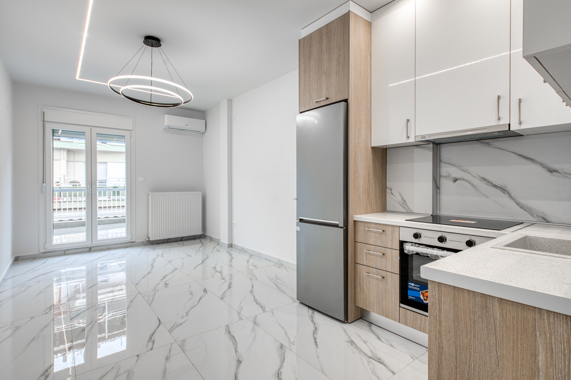 2 bedroom flat 3 minutes from the metro station