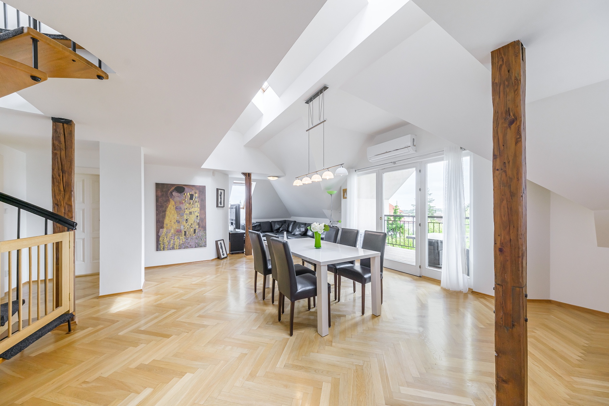 Rent of a 4+kt apartment in the residential area of Břevnov