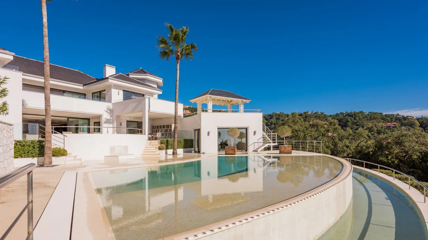 La Zagaleta: Modern villa with stunning sea views