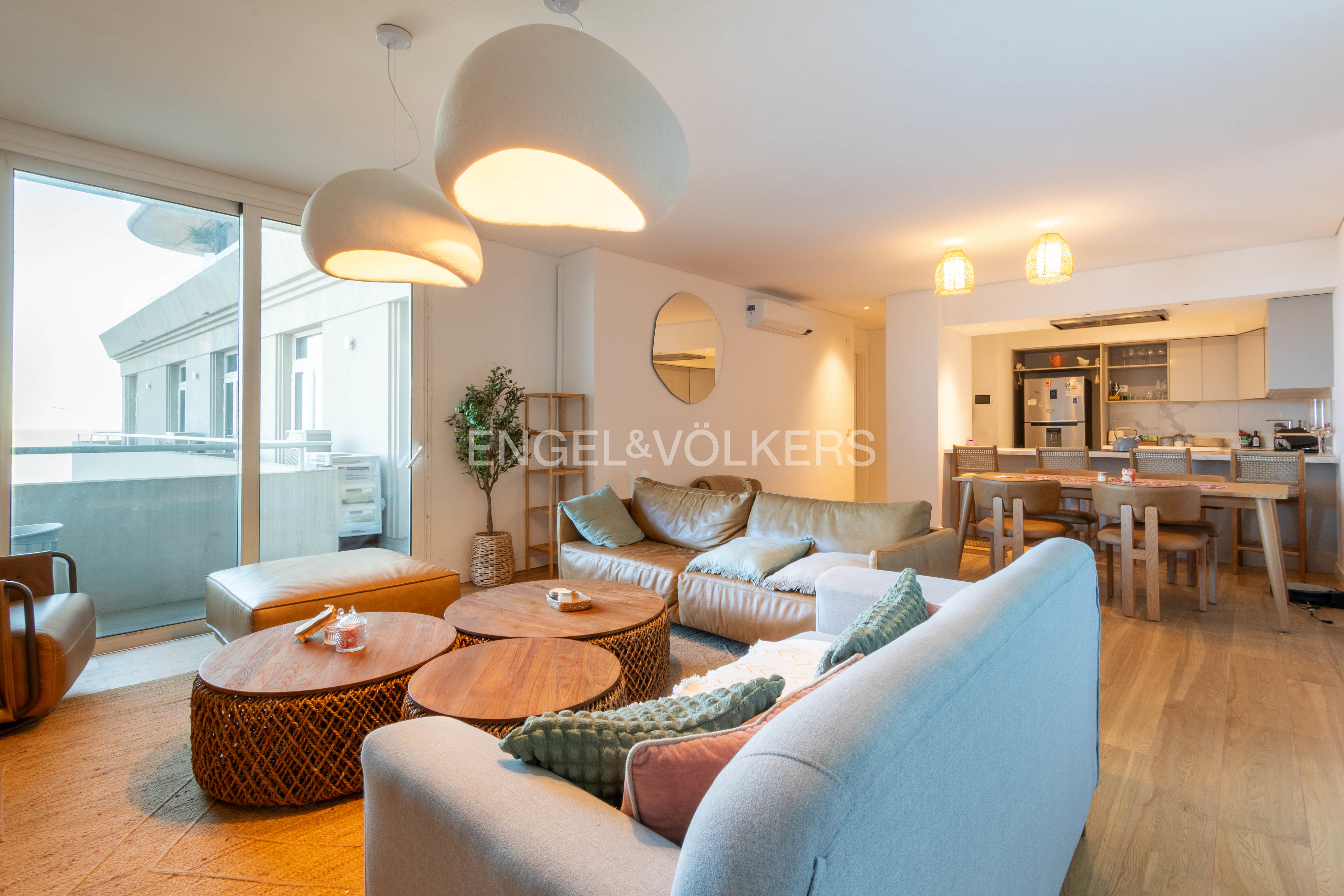 Estupendo apartamento en alquiler con 3 dormitorios frente a la rambla