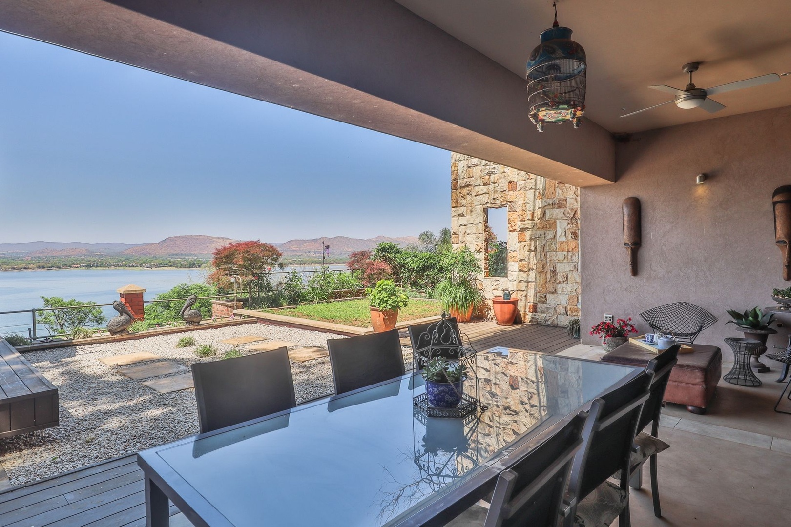 Light and modern design in Kosmos!