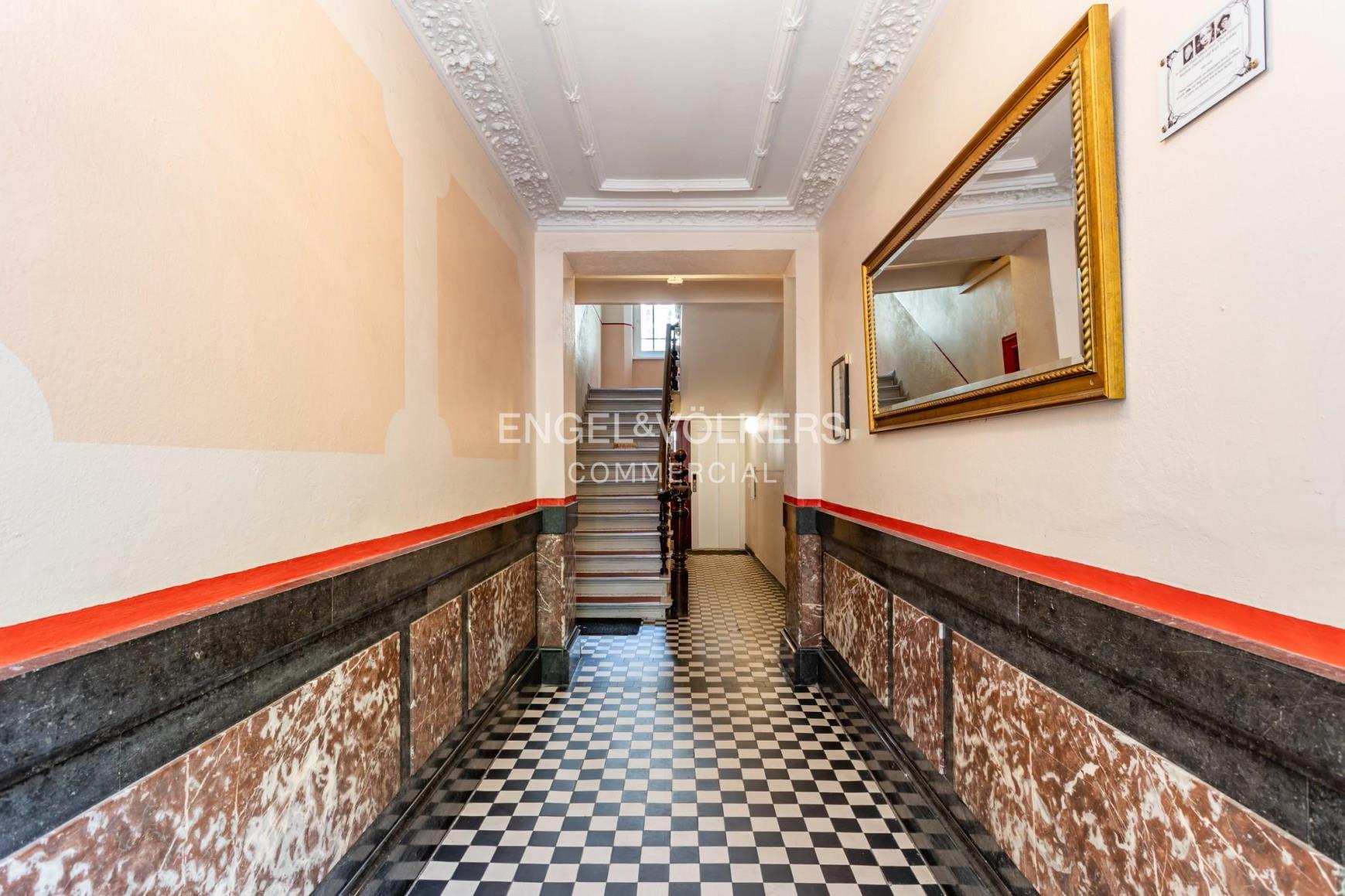 A prestigious residential and commercial building in a sought-after neighbourhood in Schöneberg